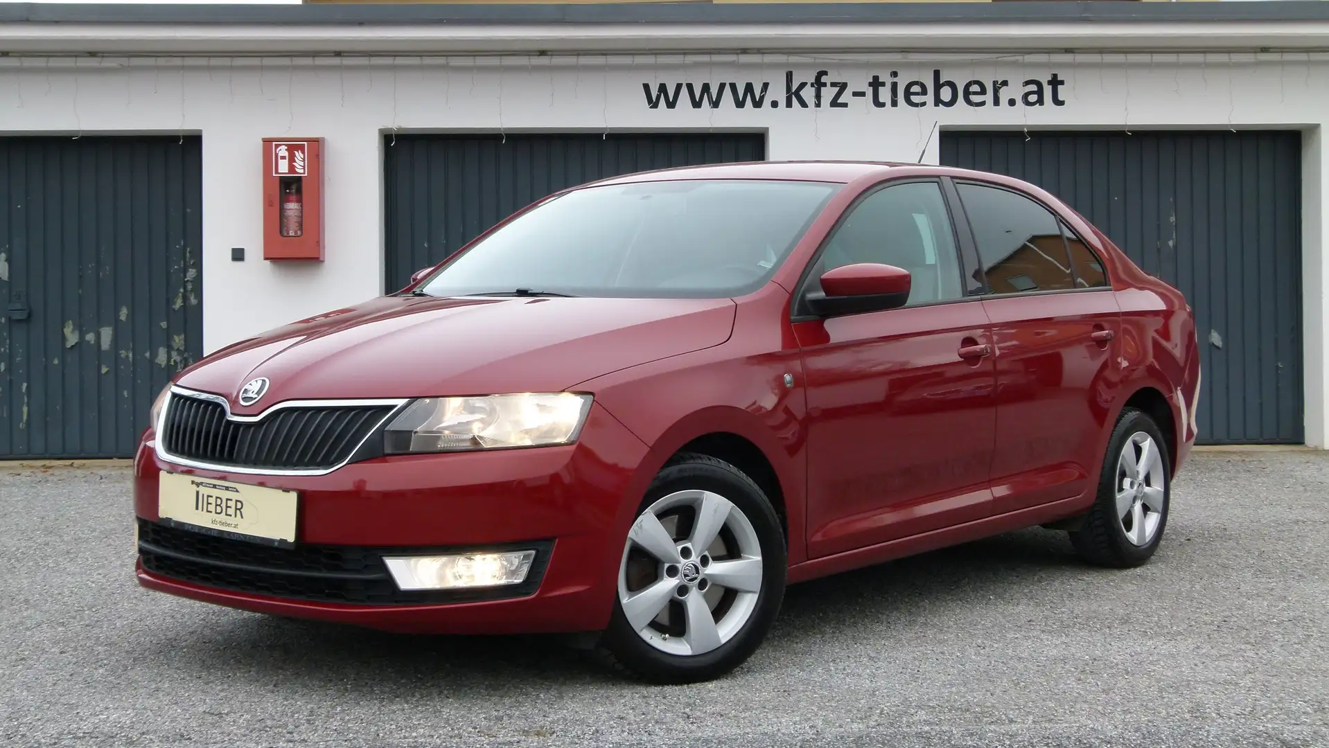 Skoda Rapid/Spaceback 1,2 TSI *6-GANG*Tempomat*Sitzheizung*PDC*MFL* Rot - 1