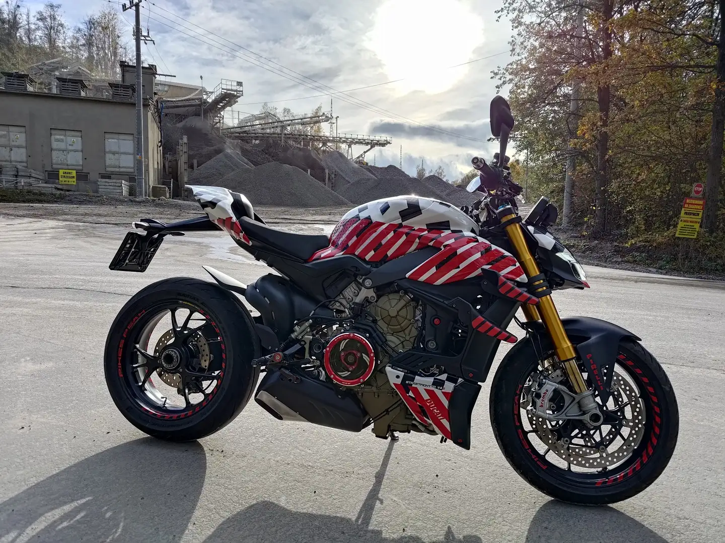 Ducati Streetfighter v4s Bílá - 1
