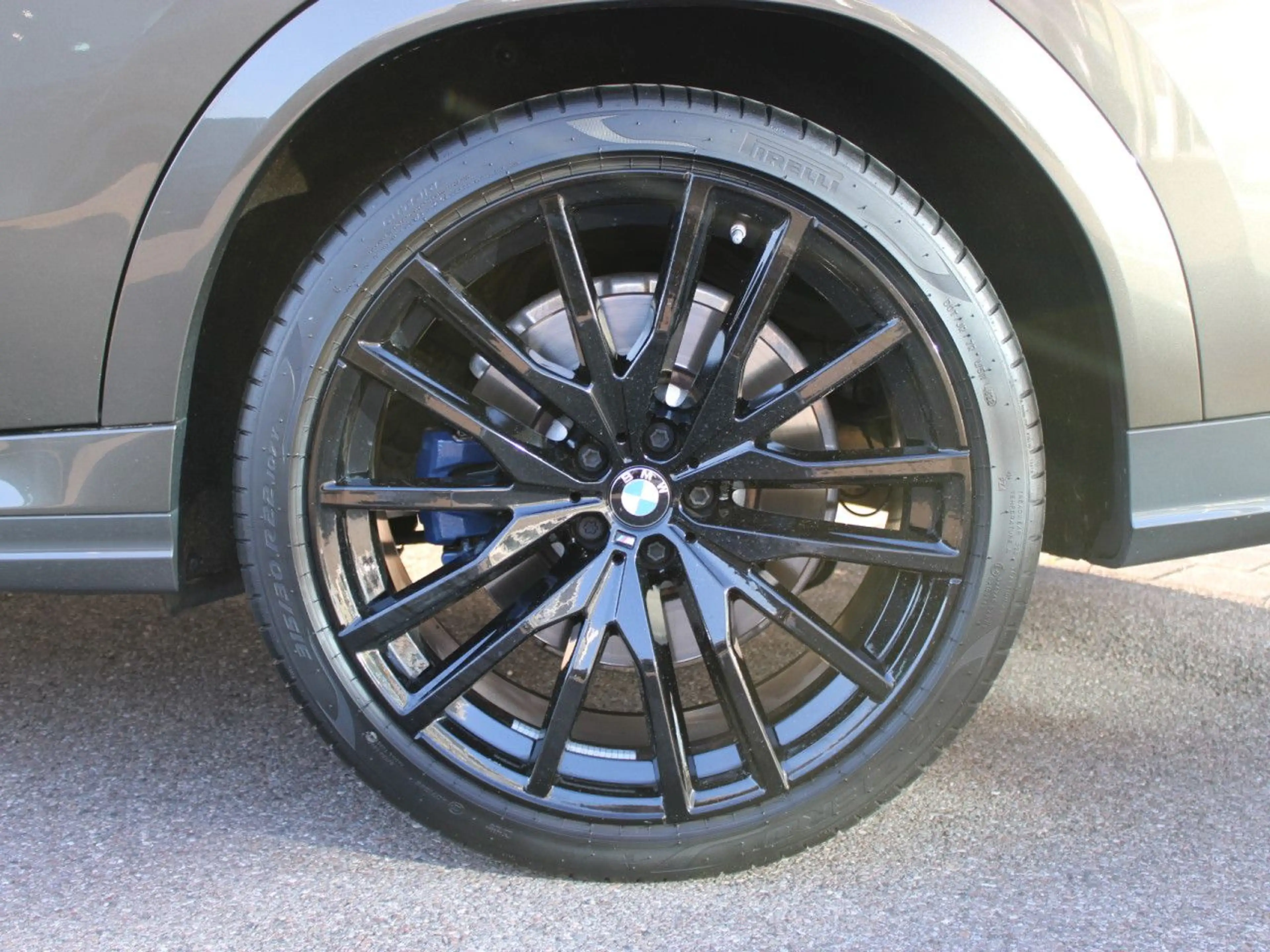BMW X6 M 50i Sky IntAktivL.Sitzbel+Mass.Soft ACC AHK — photo 8