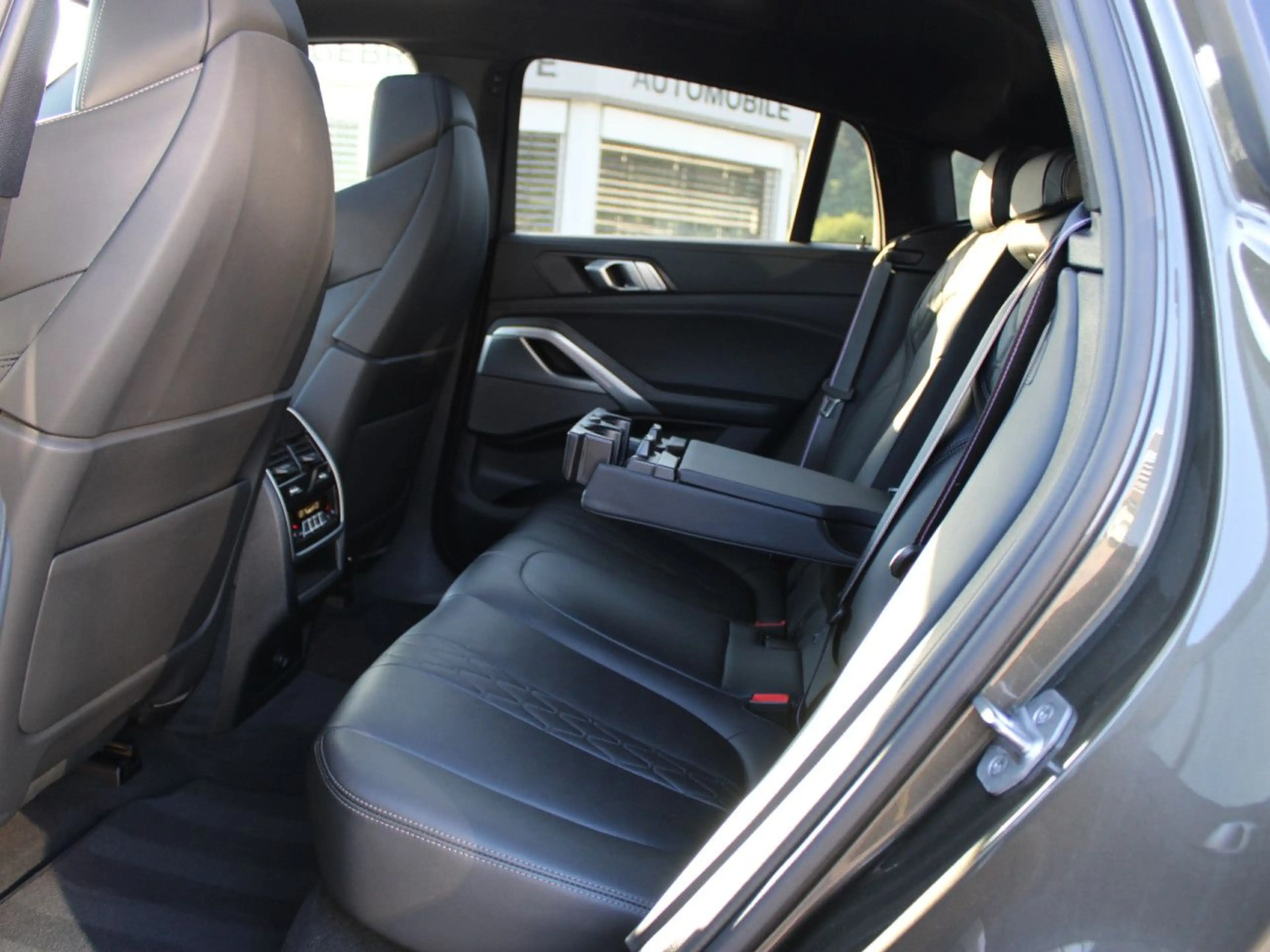 BMW X6 M 50i Sky IntAktivL.Sitzbel+Mass.Soft ACC AHK — photo 12
