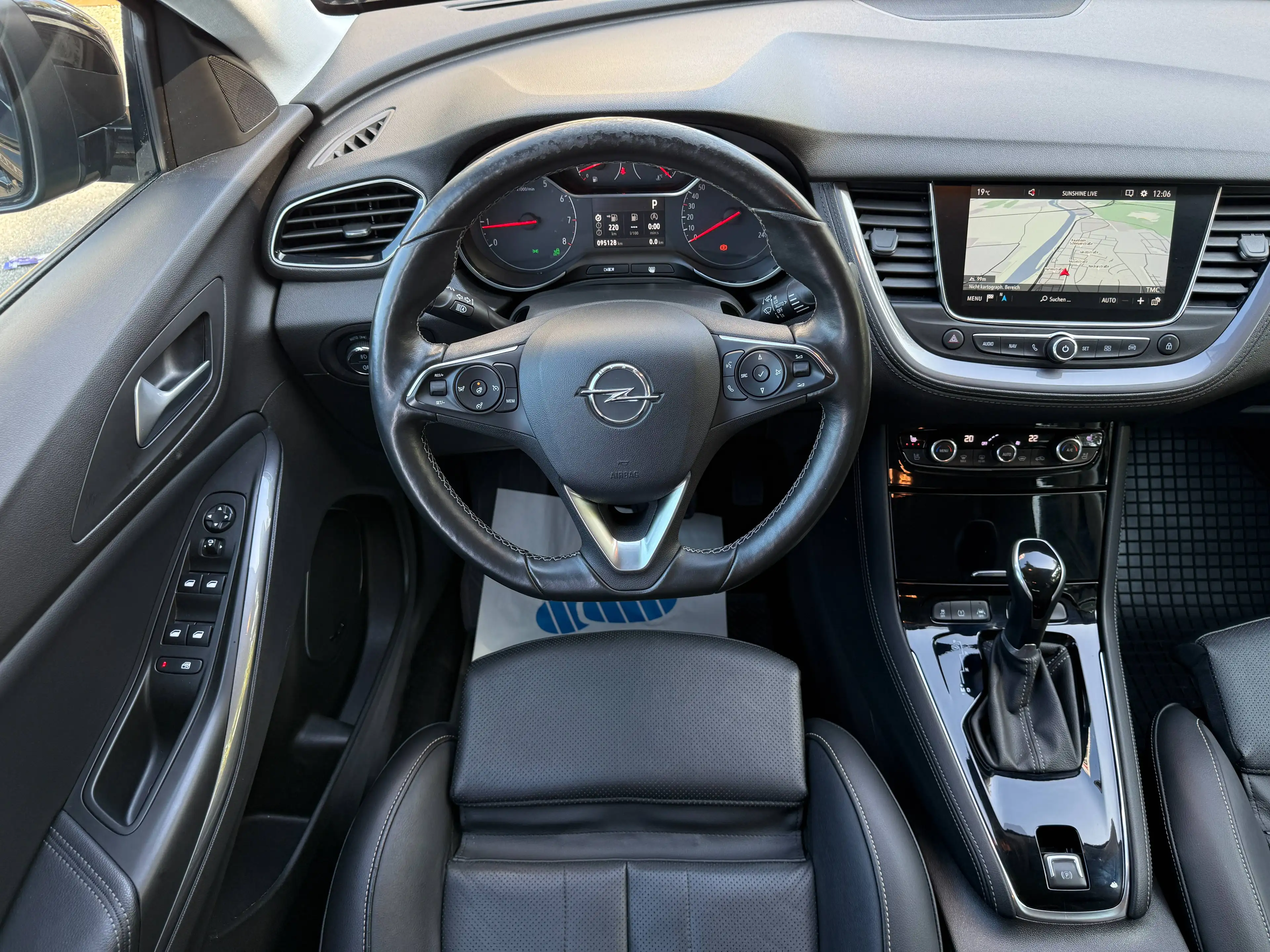 Opel Grandland X 2.0 CDTi ULTIMATE Automatik (AHK*360-KAMERA*LEDER*NAVI) — photo 14