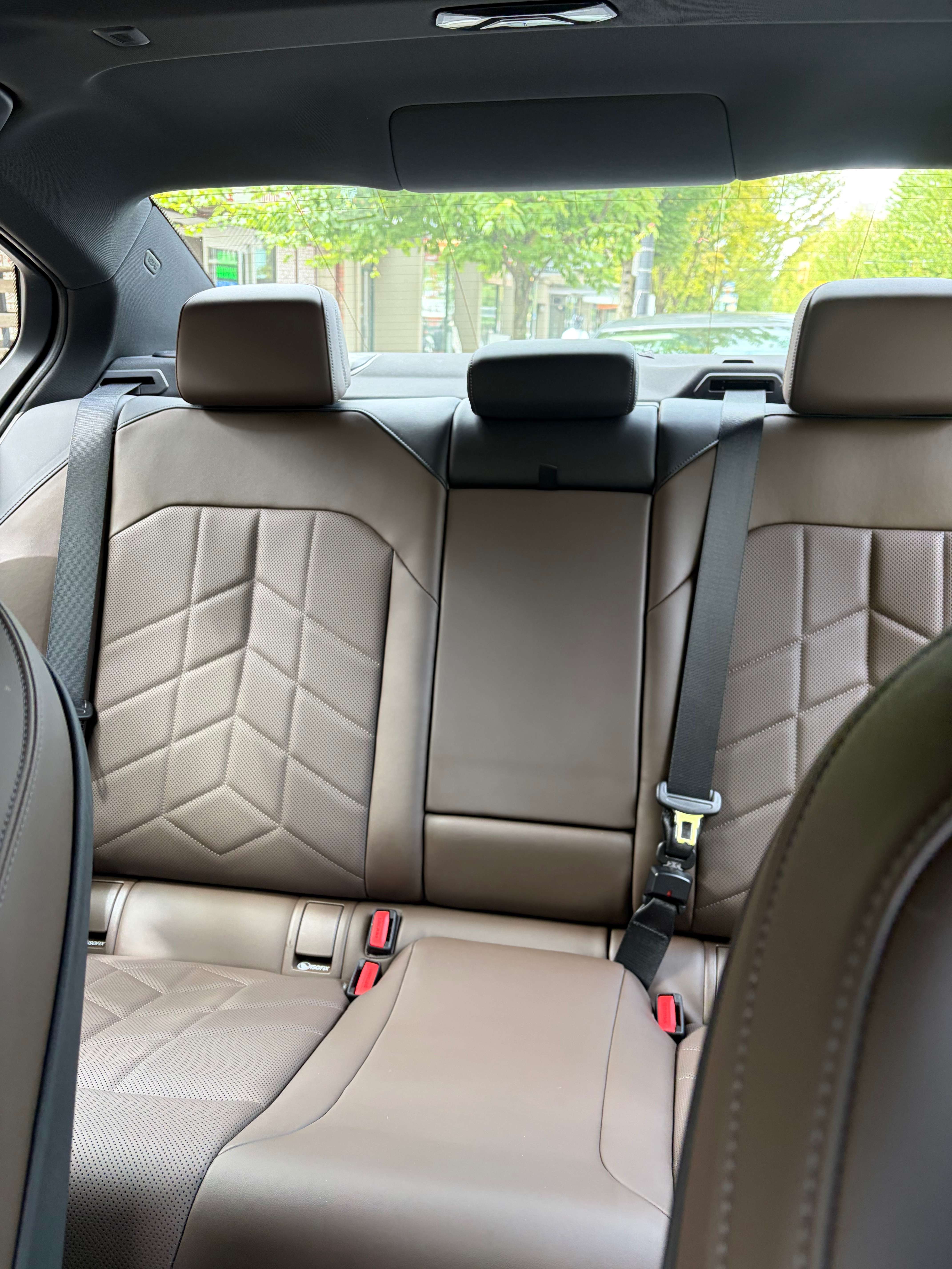2024 BMW 5 Series xDrive thumb 6