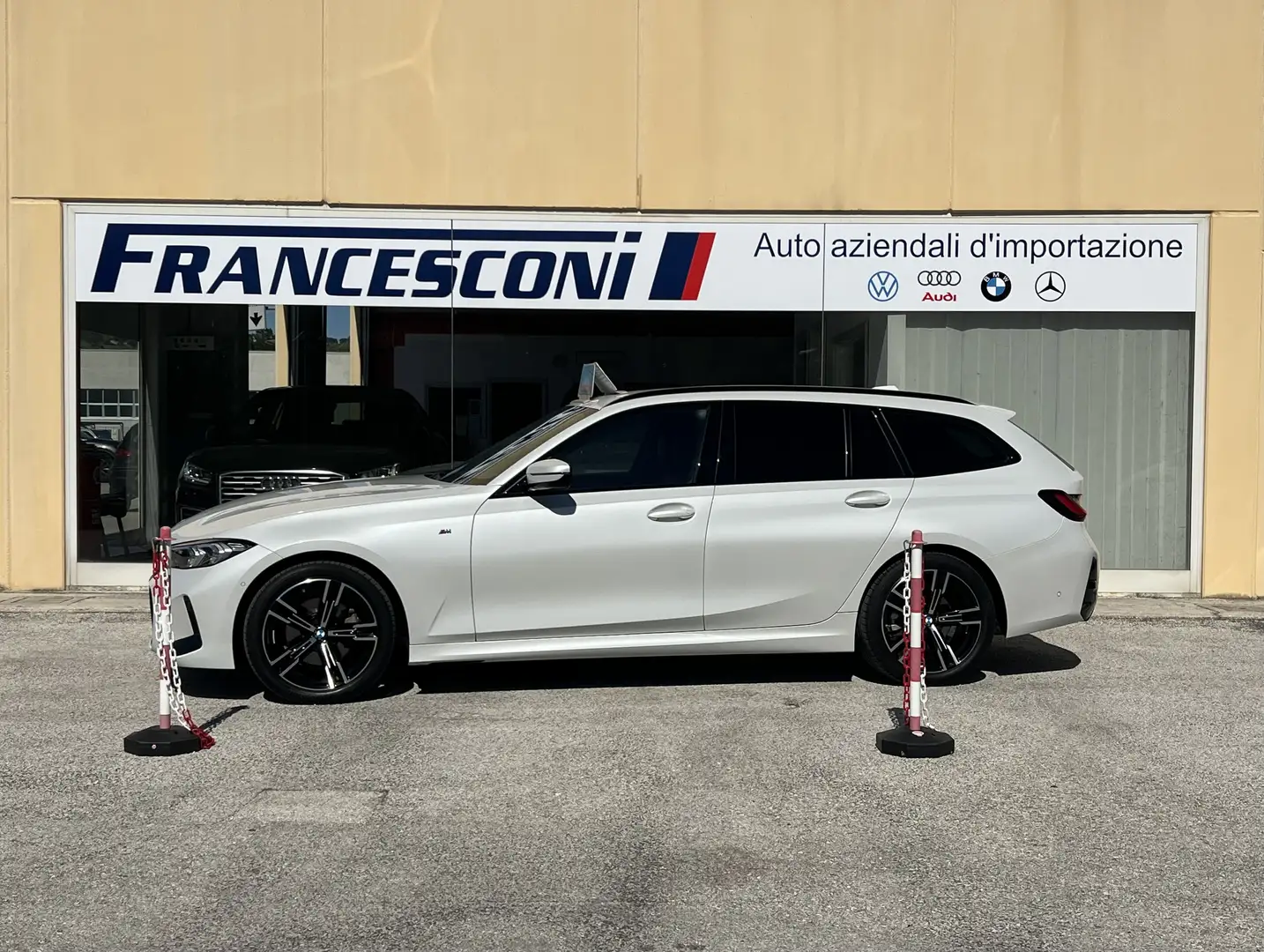 BMW 320 320d Touring xDrive M Sport auto Weiß - 1