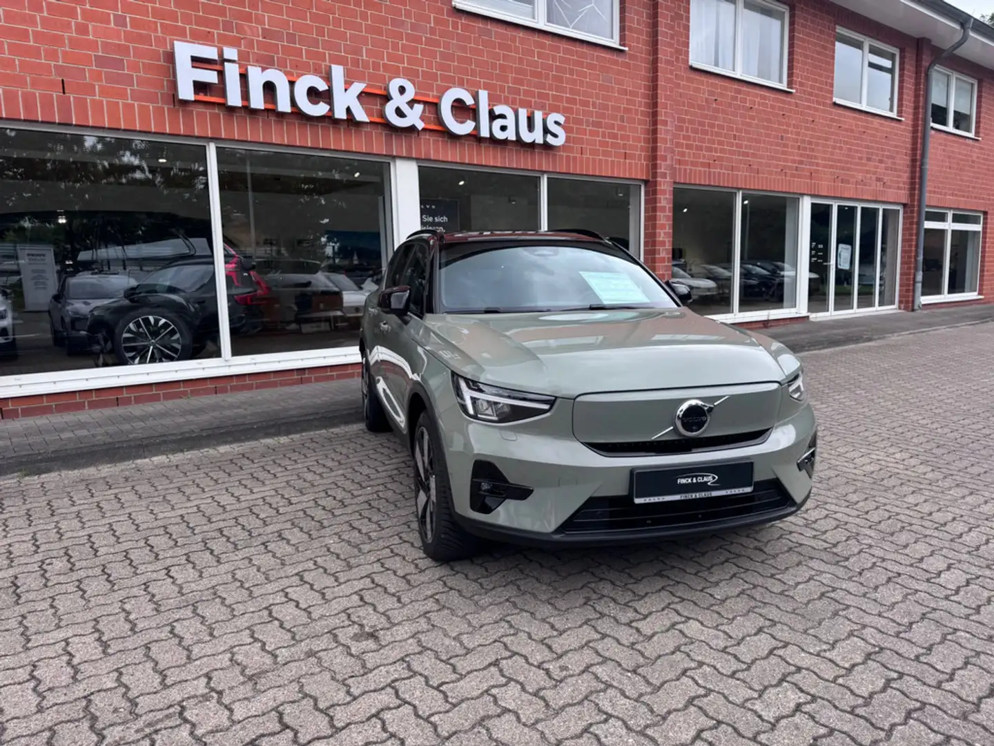 Volvo XC40 Twin Motor Ultimate H/K ACC PANO 360° Verde - 2