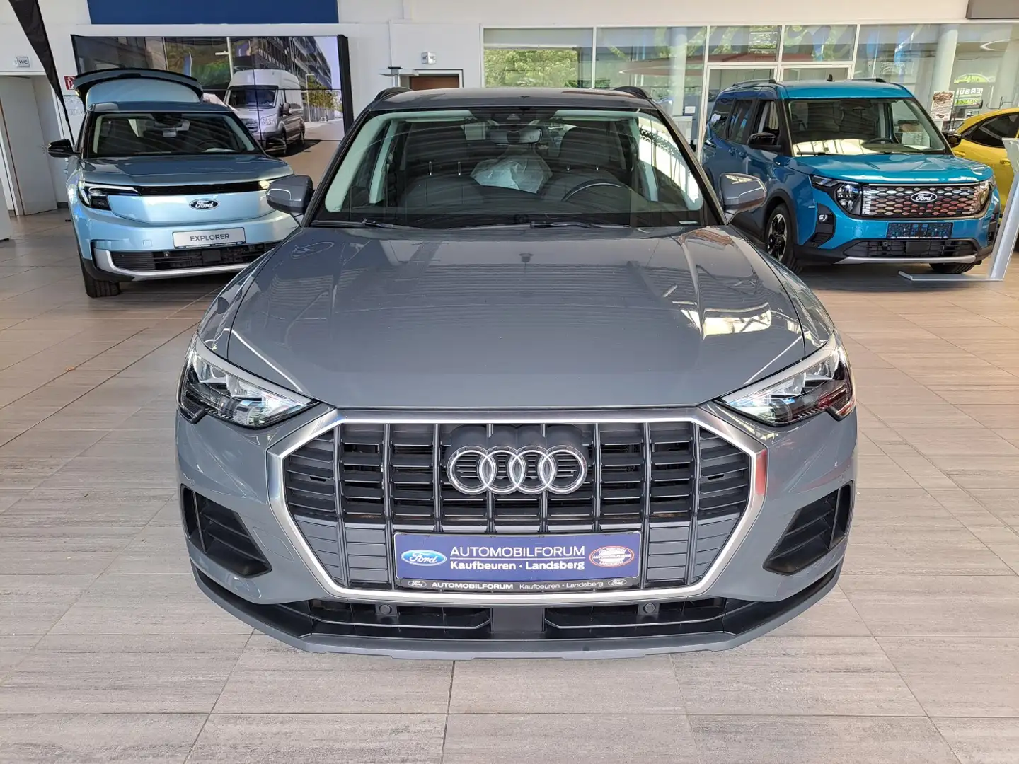 Audi Q3 35 1.5 TFSI LED Navi KlimaA AHK SHZ Gris - 2