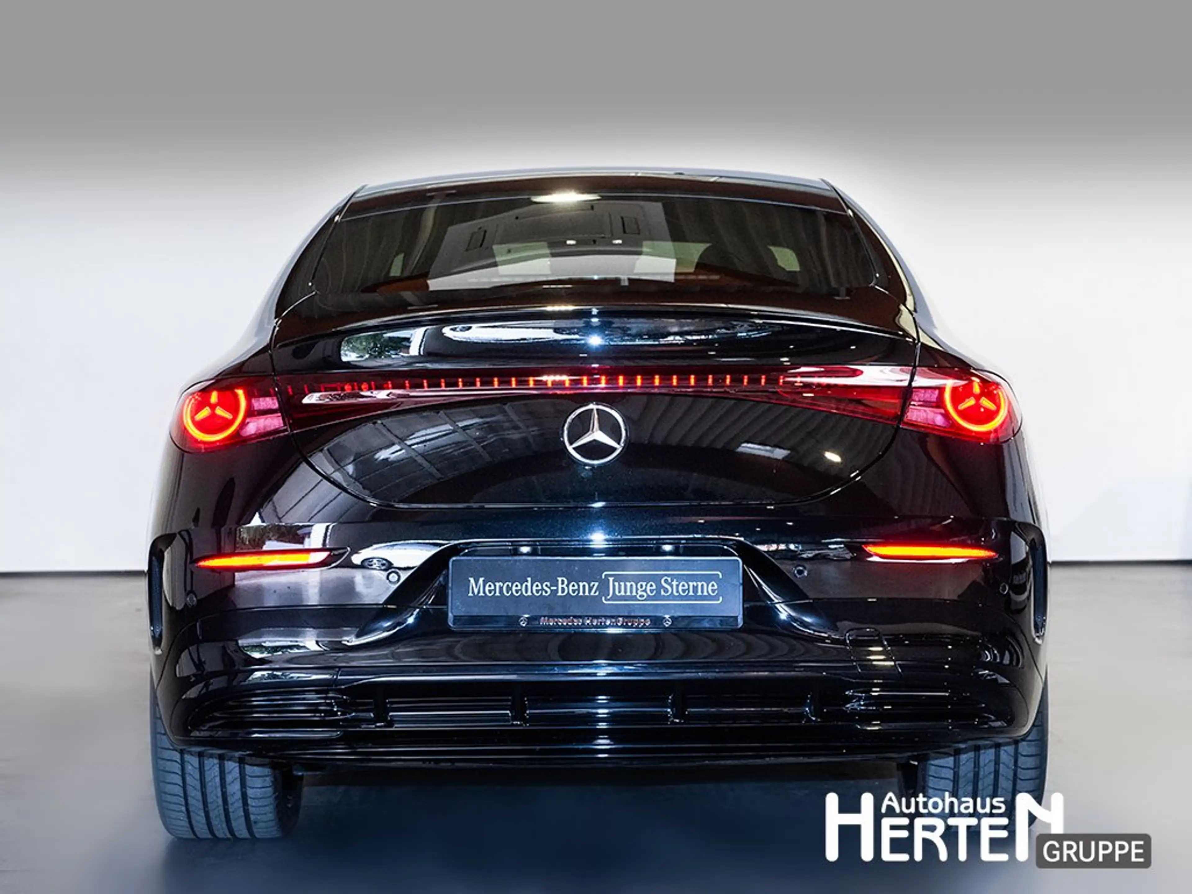 Mercedes-Benz CLA 250 + EQ AMG+NIGHT+360°+HUD+19"+DRIVE-ASSIST+ — photo 4