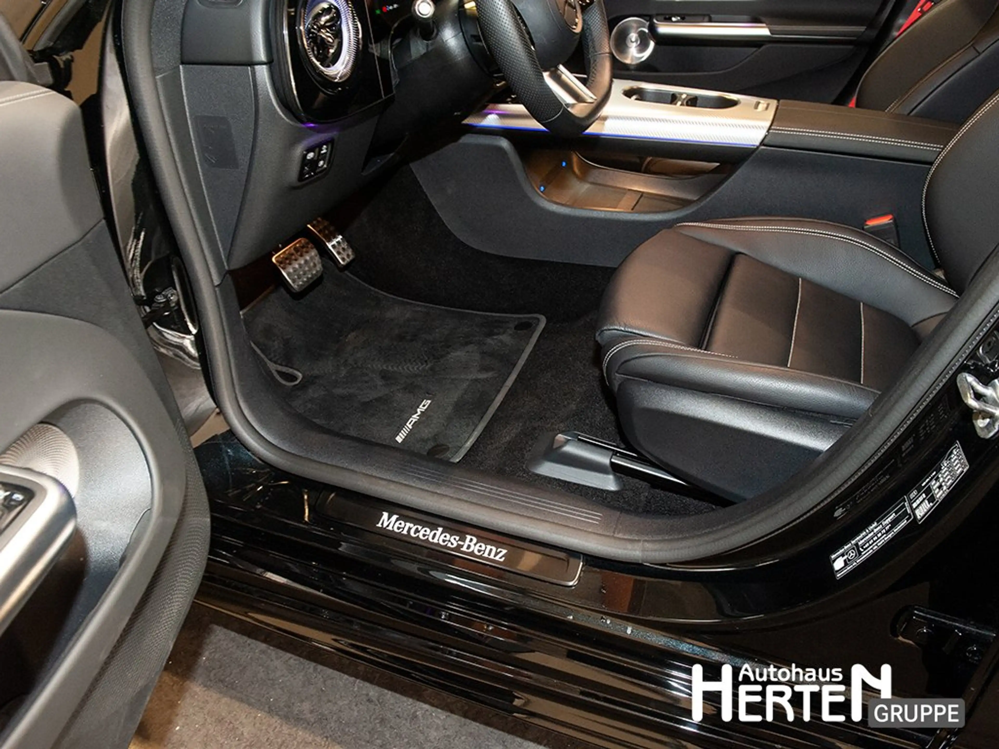 Mercedes-Benz CLA 250 + EQ AMG+NIGHT+360°+HUD+19"+DRIVE-ASSIST+ — photo 12