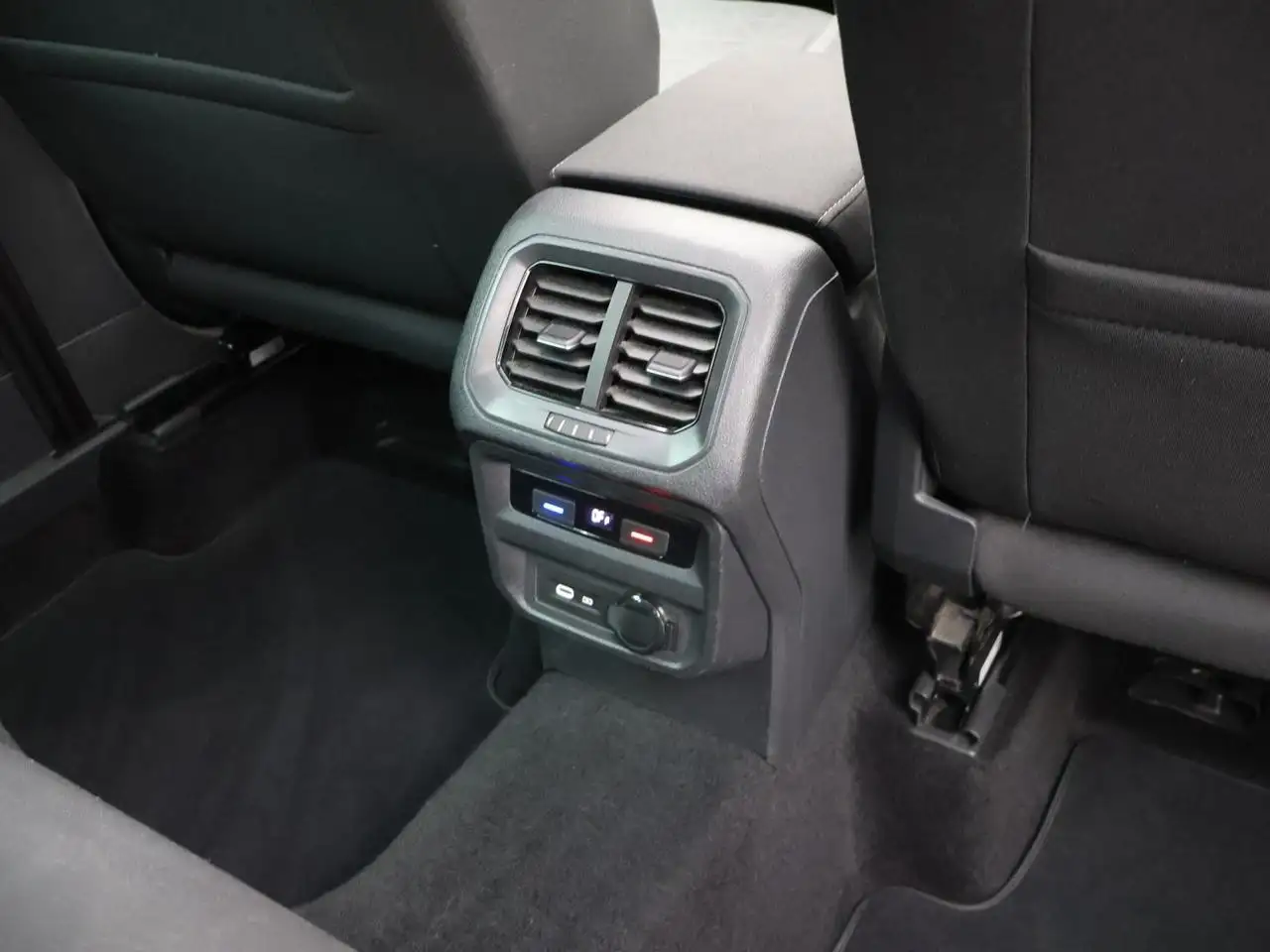 Volkswagen Tiguan 1.5 TSI ACT LIFE *PANO*TREKHAAK*AUTOCLIMA*ADAPTIVE*..., миниатюра 24