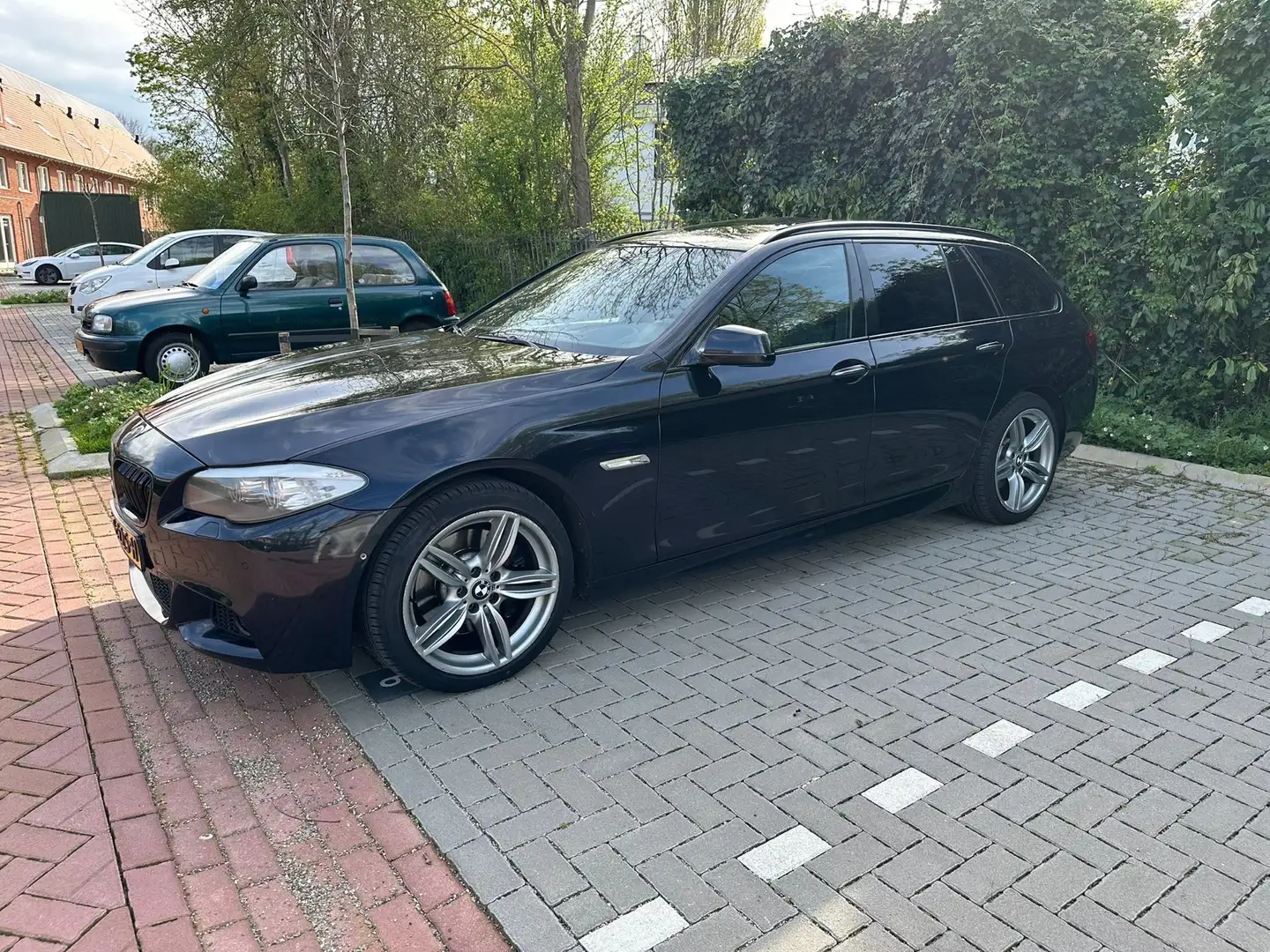 BMW 530 530d High Executive Zwart - 1