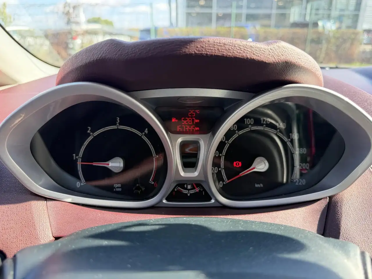 Ford Fiesta 5 portes — photo 20