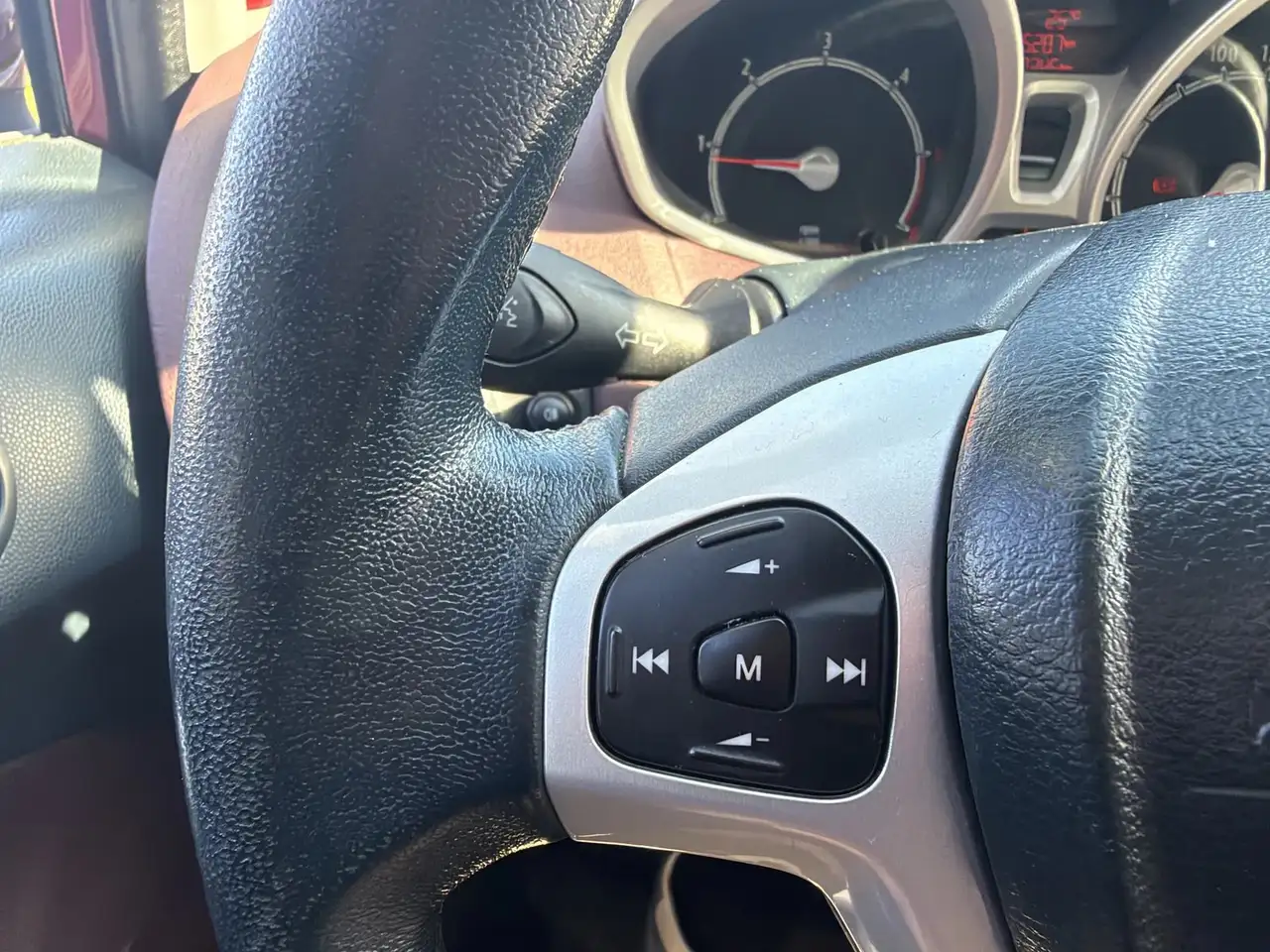 Ford Fiesta 5 portes — photo 22