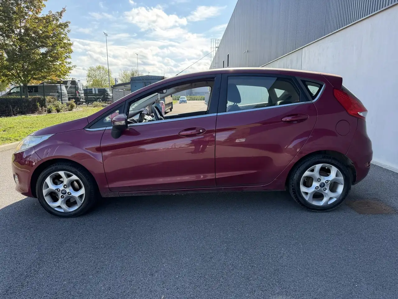 Ford Fiesta 5 portes — photo 2