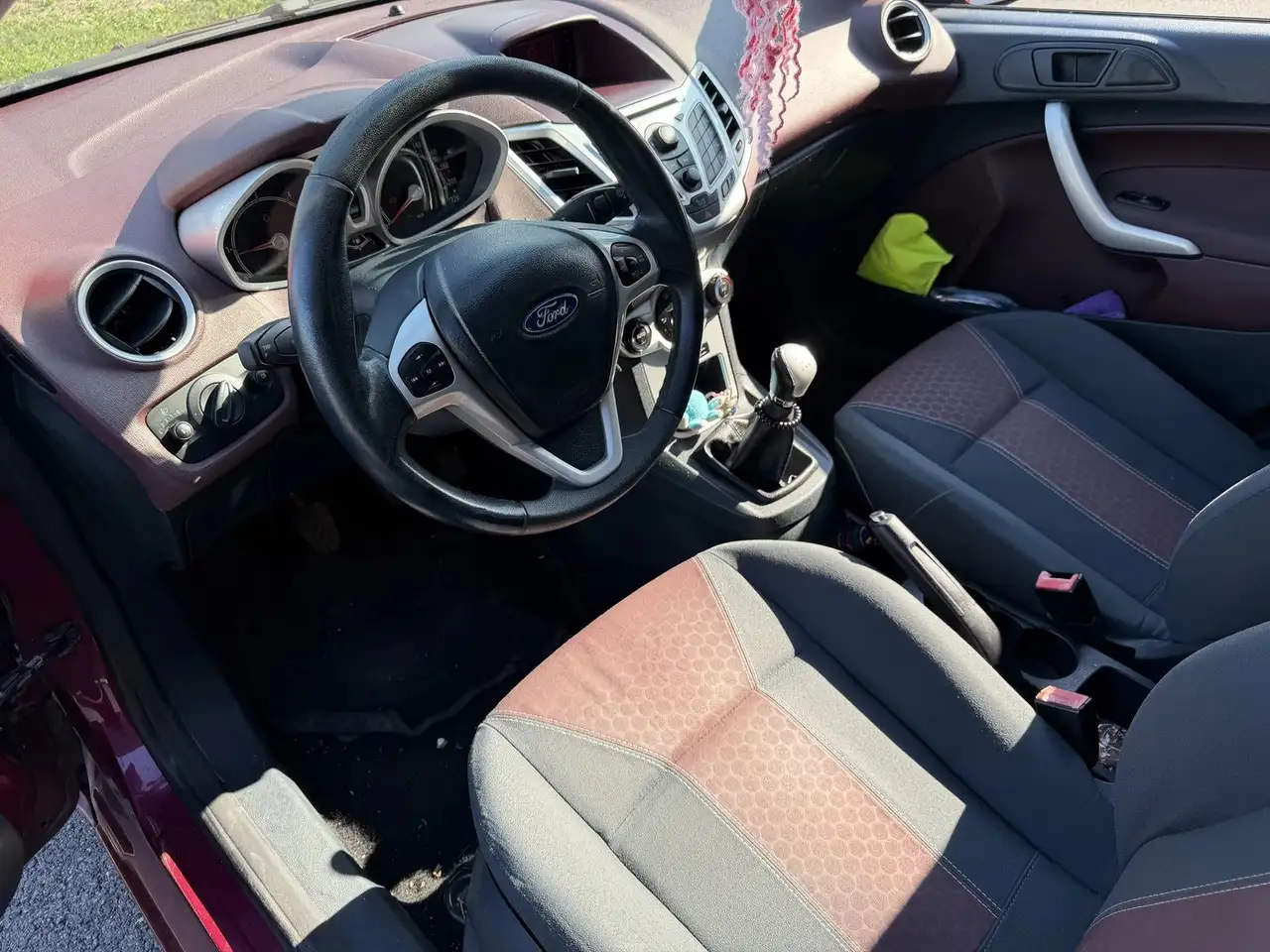 Ford Fiesta 5 portes — photo 17