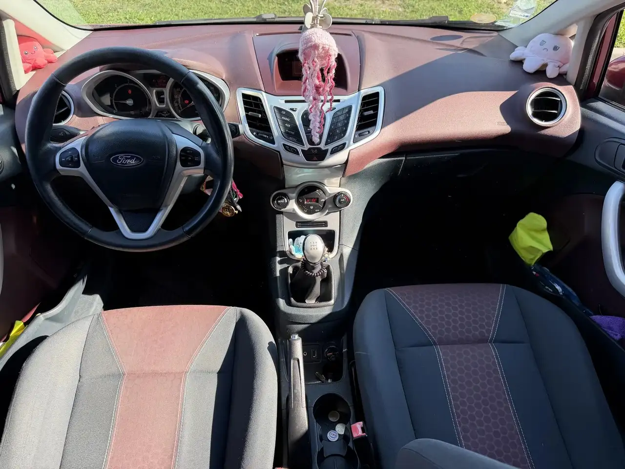 Ford Fiesta 5 portes — photo 30
