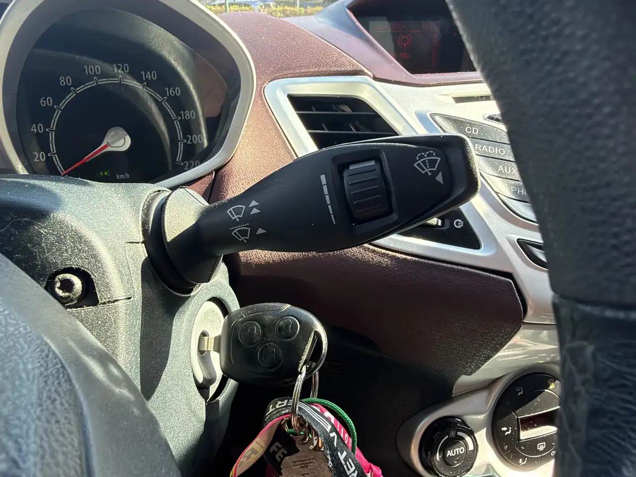 Ford Fiesta 5 portes — photo 23