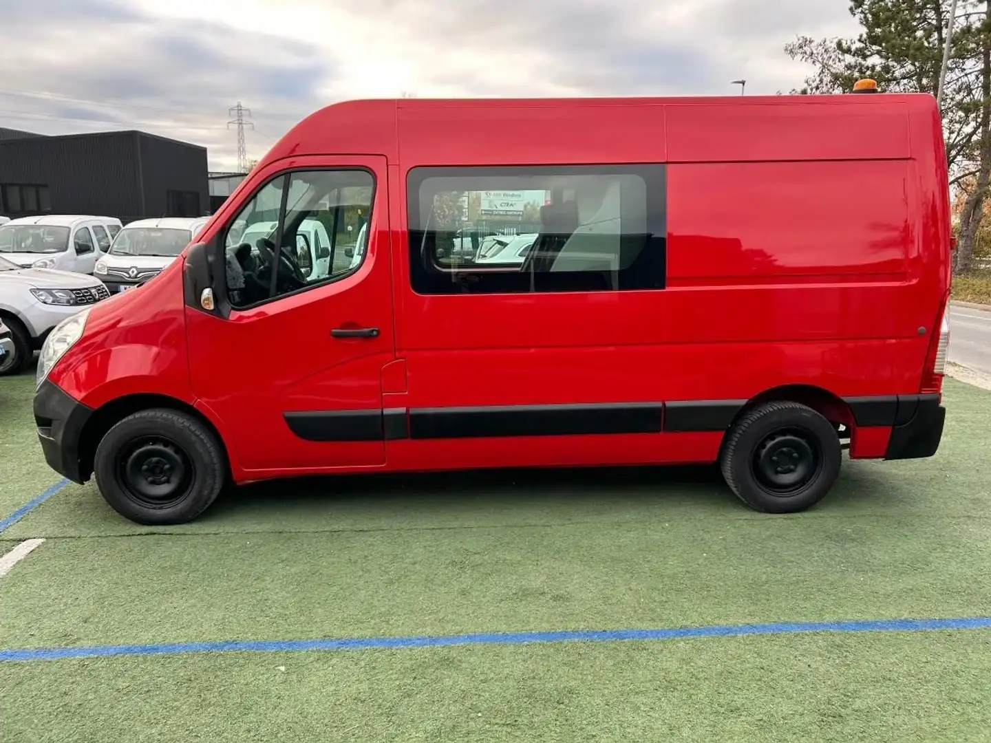 Renault Master Vu 35 L2H2 (9.990 HT) CABINE APPROFONDIE 2.3 DCI 125ch GRAND CONFORT FOURGON Rouge - 2