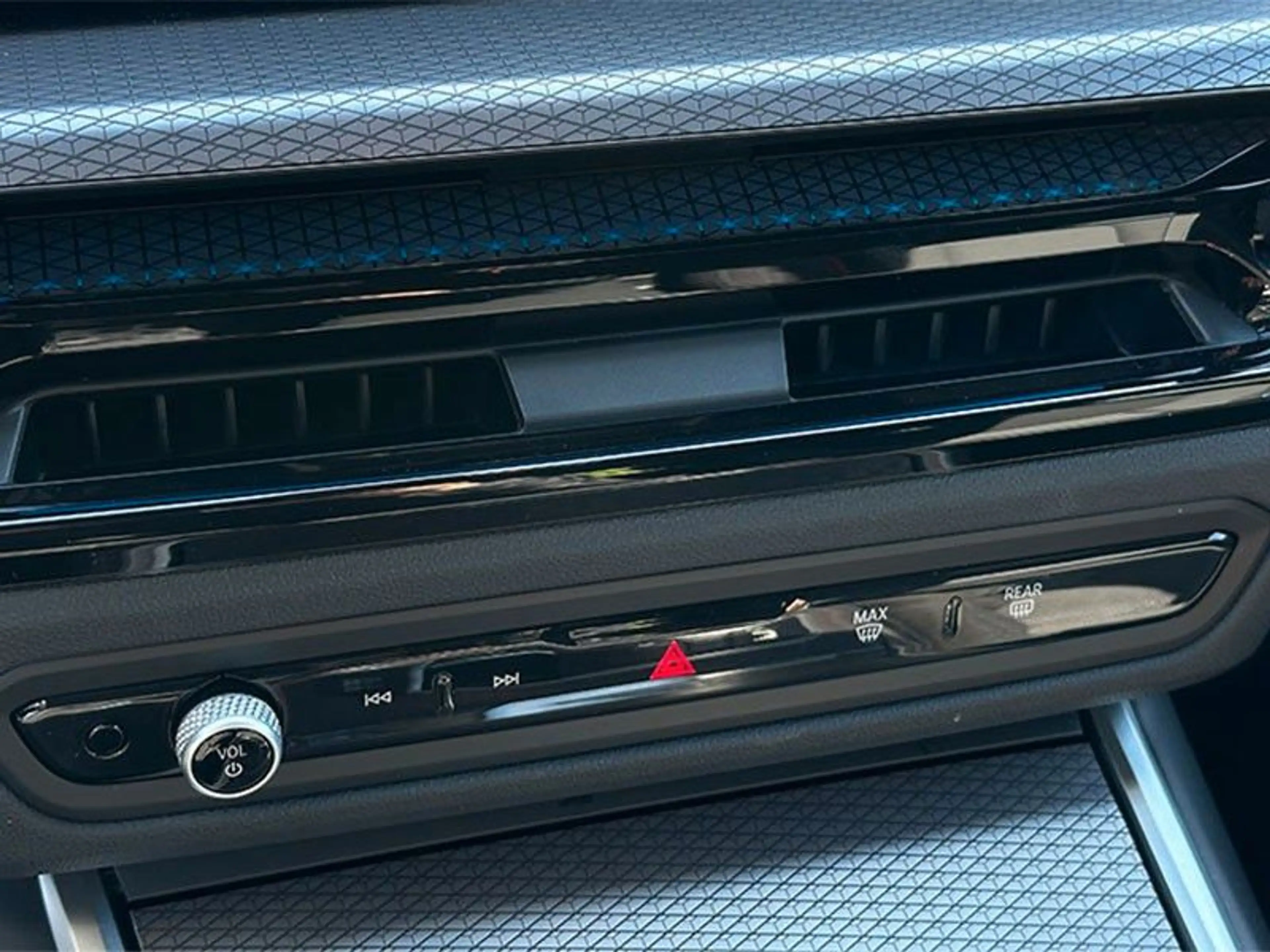 BMW 330 3 Touring 330 i xDrive M Sport — photo 14