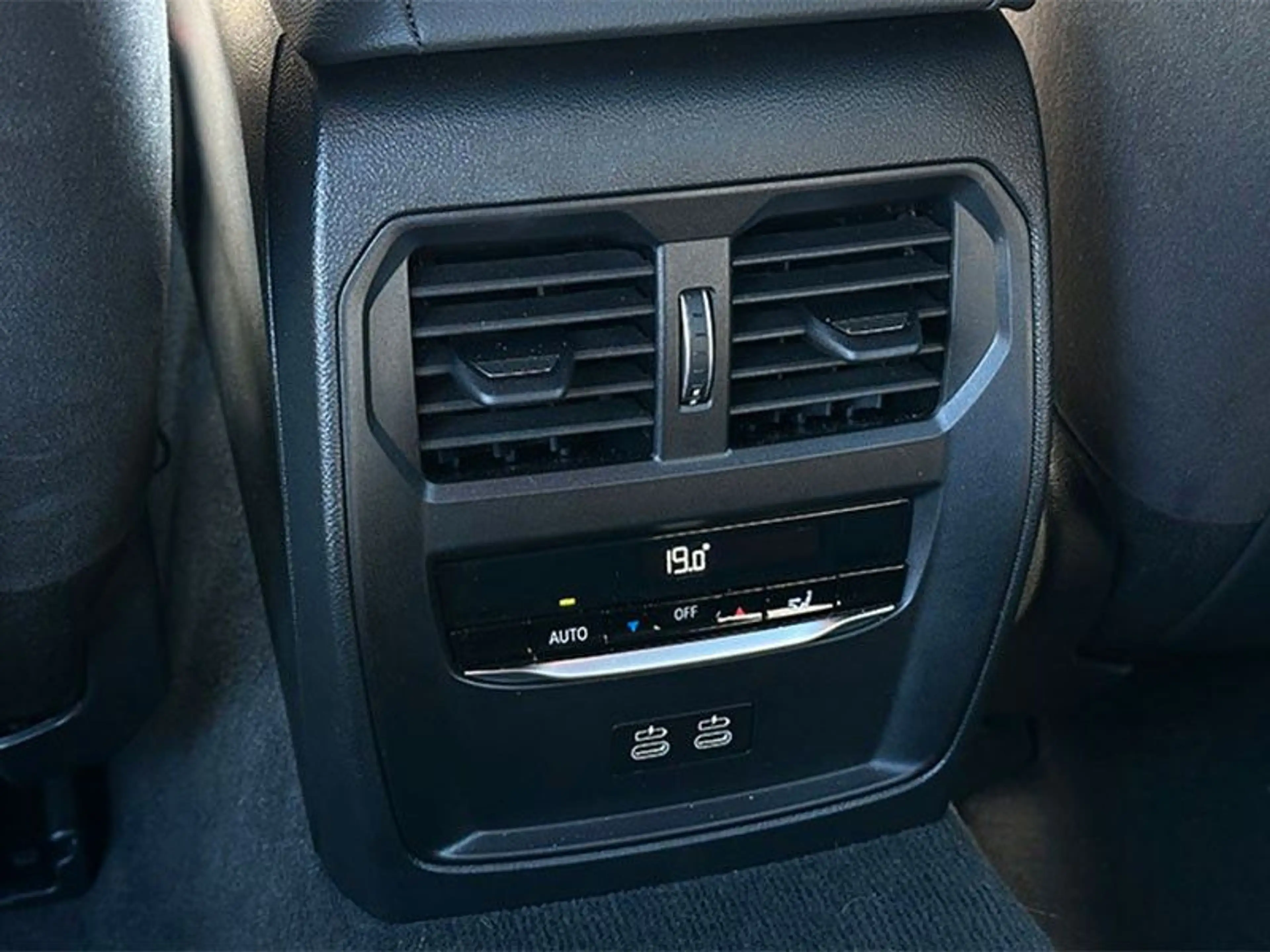 BMW 330 3 Touring 330 i xDrive M Sport — photo 15