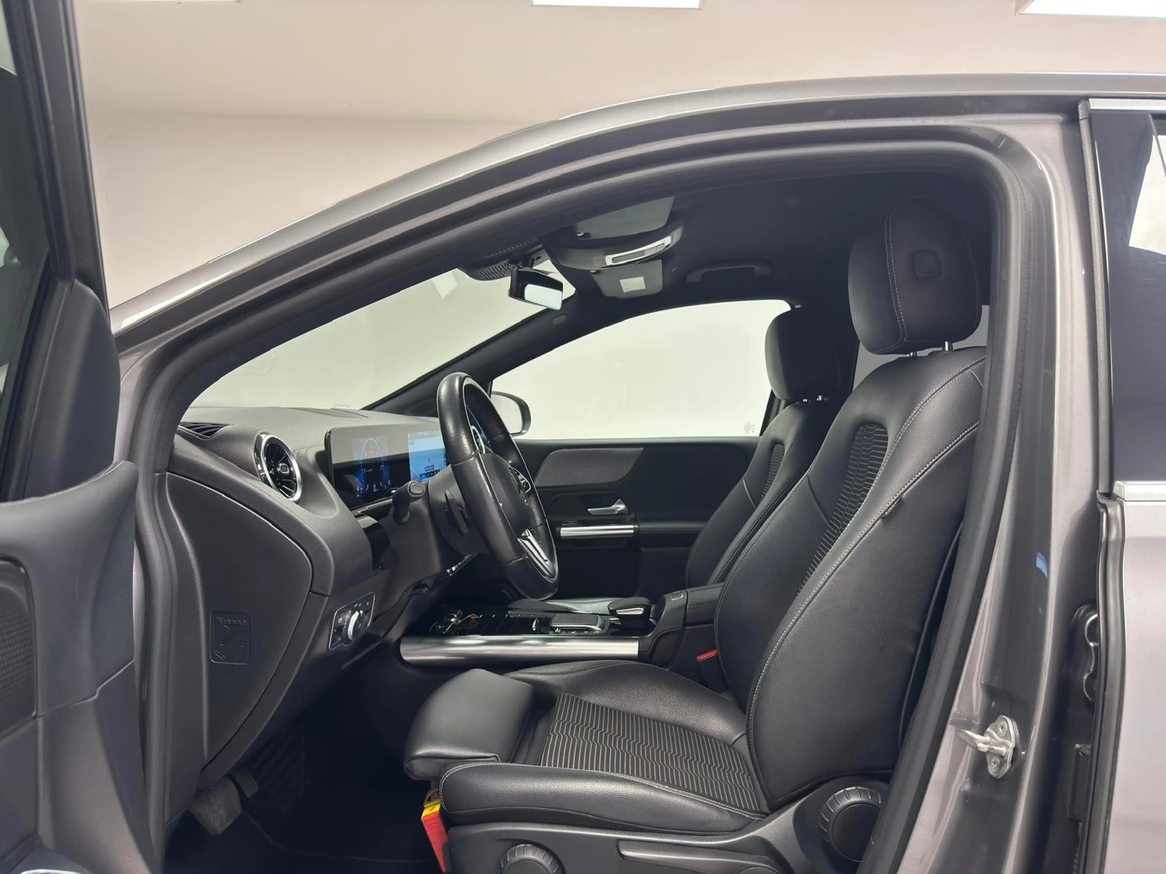 Mercedes-Benz B 180 d **BOITE-AUTO**GPS+CAMERA*LED*GARANTIE 12MOIS* — photo 11