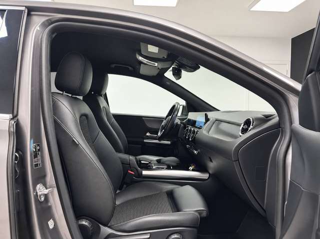 Mercedes-Benz B 180 — photo 12