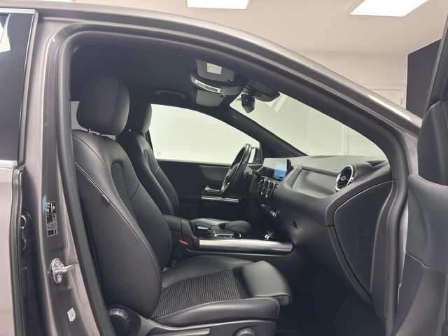 Mercedes-Benz B 180 — photo 12