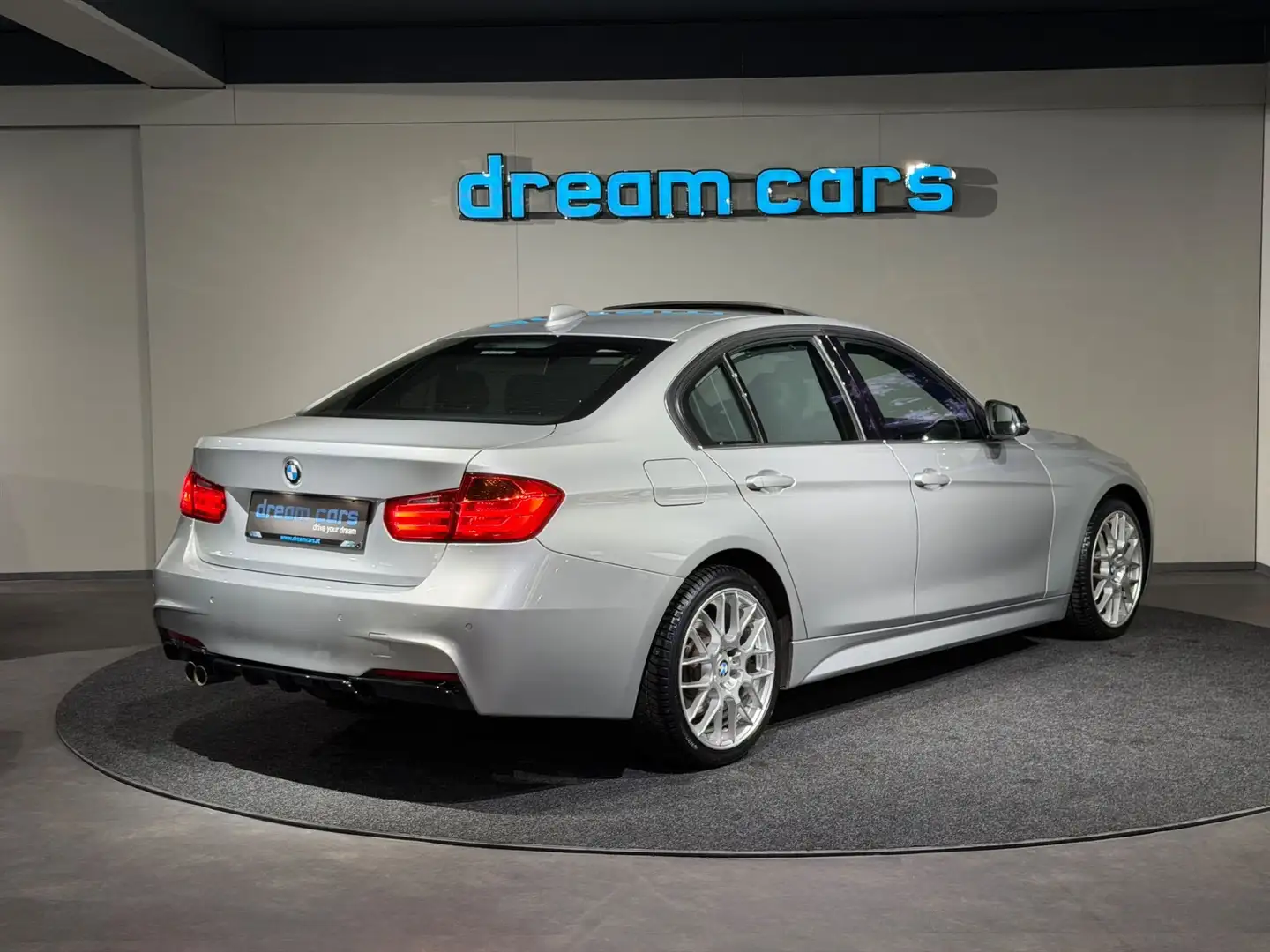 BMW 330 d / M Sportpaket / Schiebedach / Hud / Harman Kar Silber - 2
