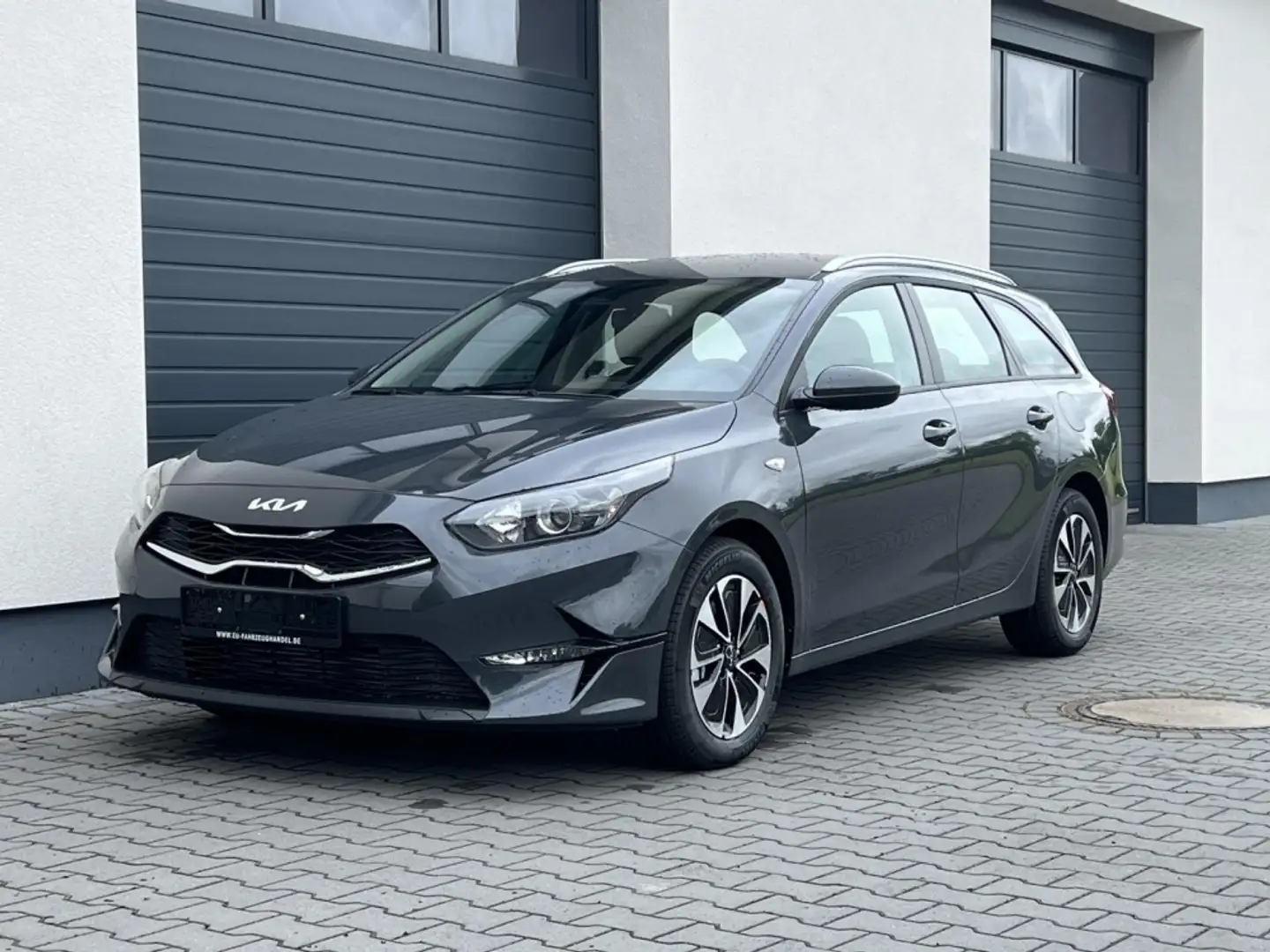 Kia Ceed SW / cee'd SW Sportswagon Vision Spin 1,5 T-GDi DCT7 103KW Navi Gris - 1