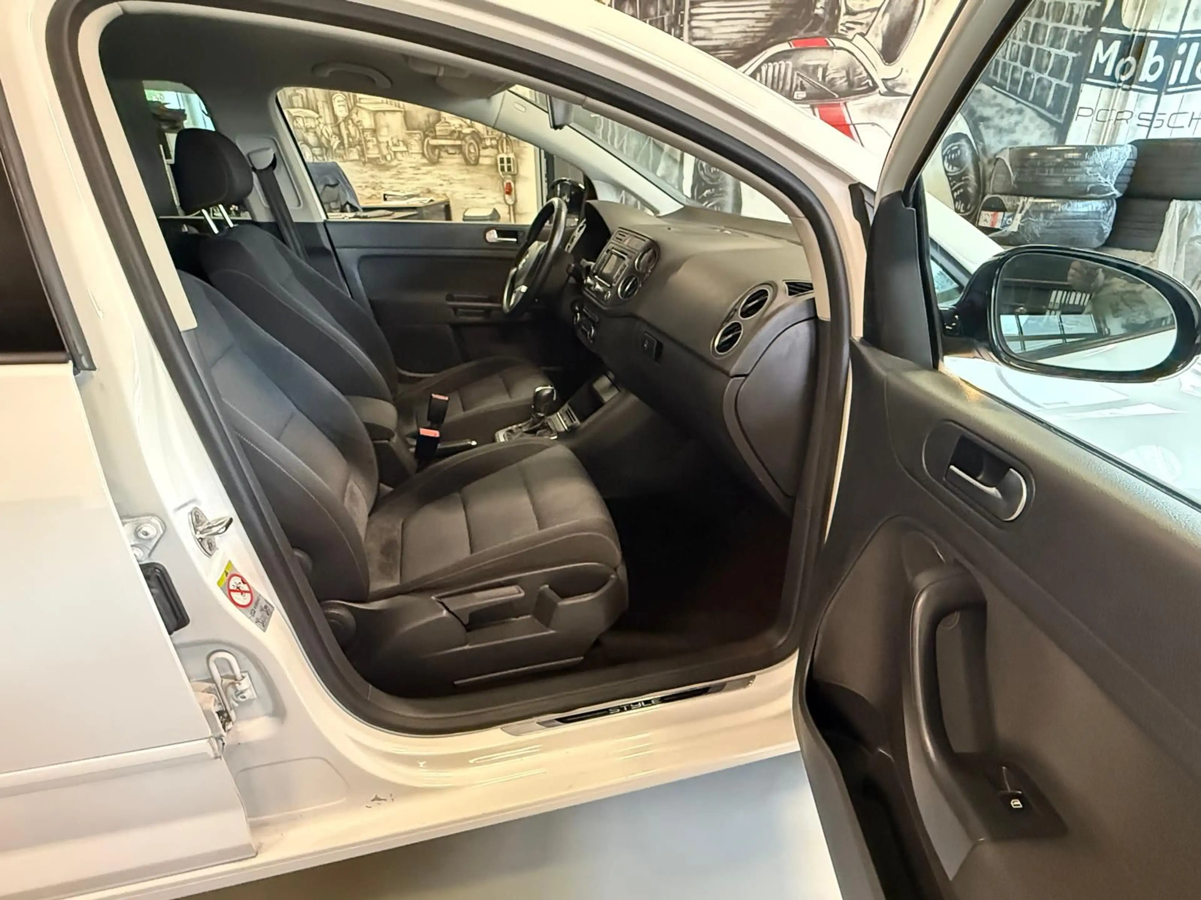 Volkswagen Golf Plus 1.4 TSI Style NAVI PDC SITZHEIZUNG — photo 14