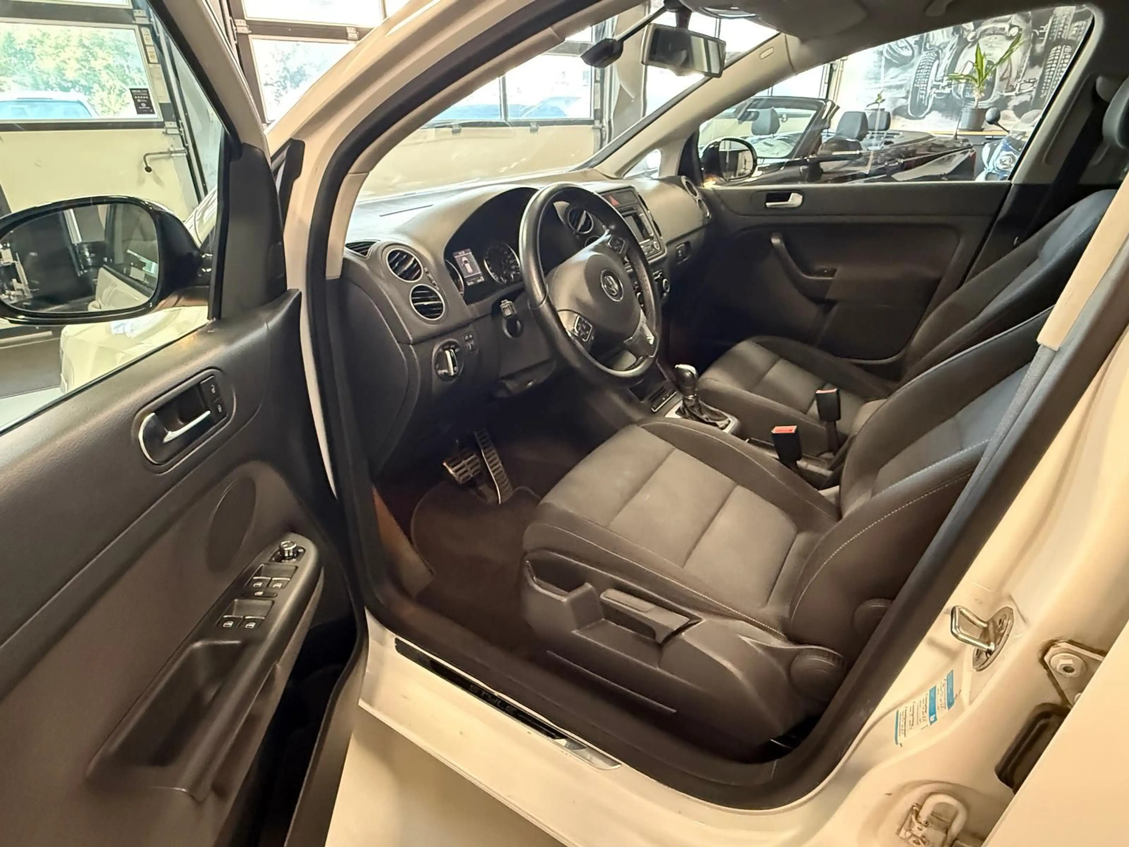 Volkswagen Golf Plus 1.4 TSI Style NAVI PDC SITZHEIZUNG — photo 13