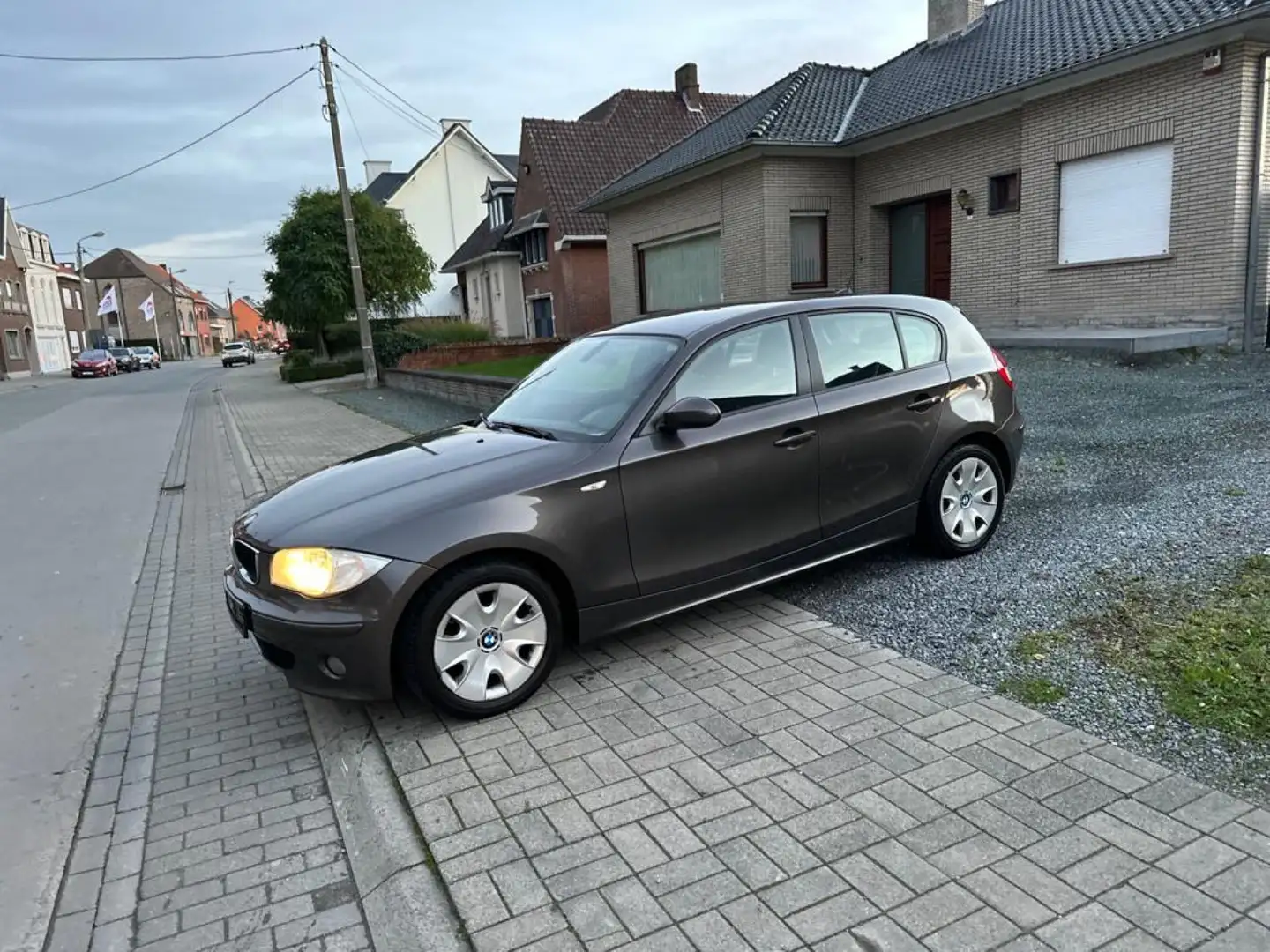 BMW 120 Automaatique* clima* Carpass* Zwart - 1