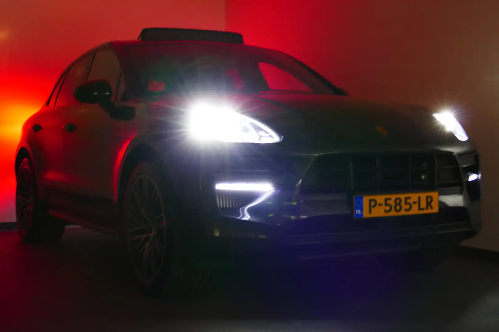 Porsche Macan 2.9 GTS. Panodak, Bose, Luchtvering, Sport Chrono, Grijs - 2