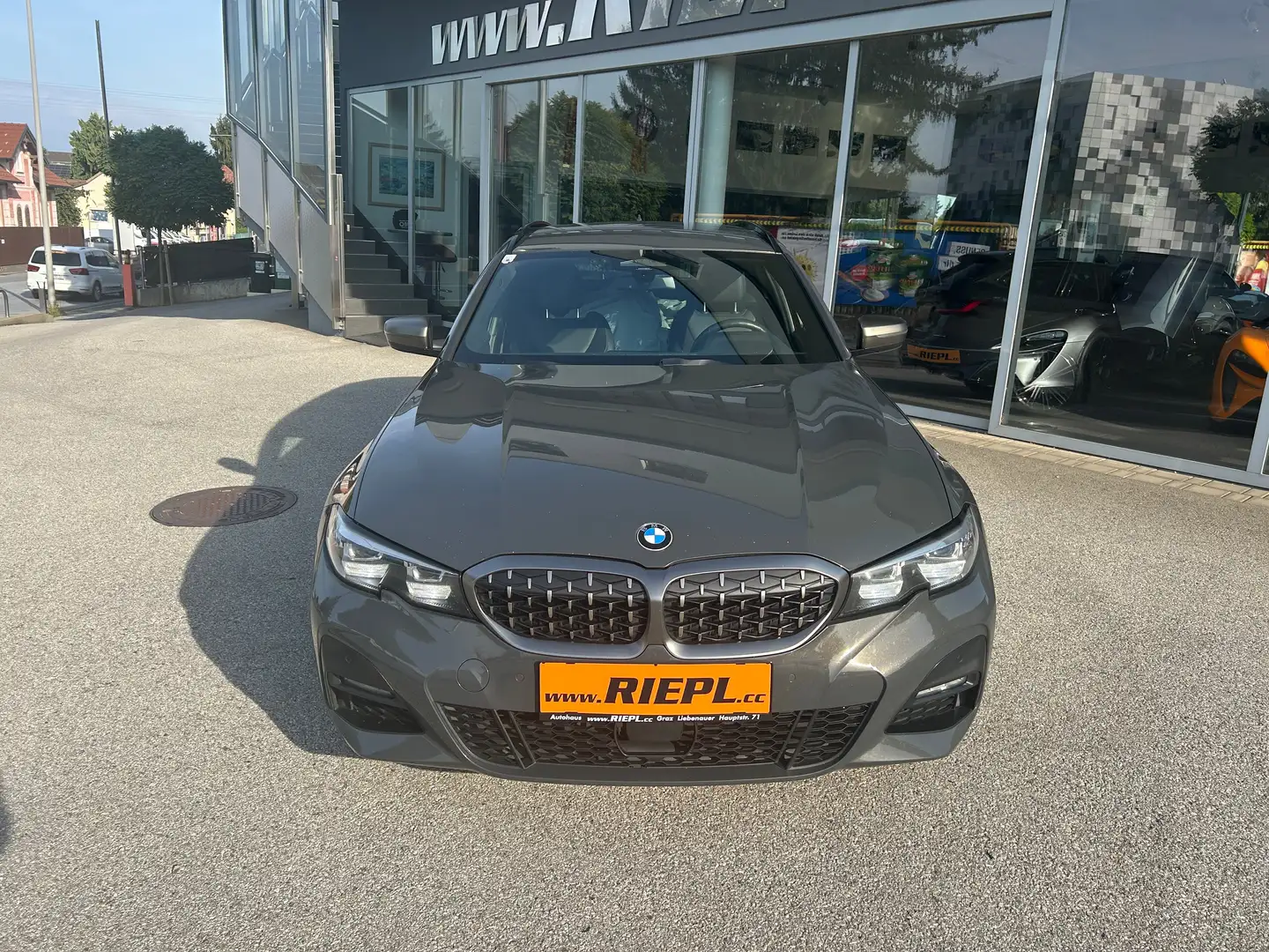 BMW 320 320 xd M-Paket Langstrecken KM Assistenten AHK Grau - 2