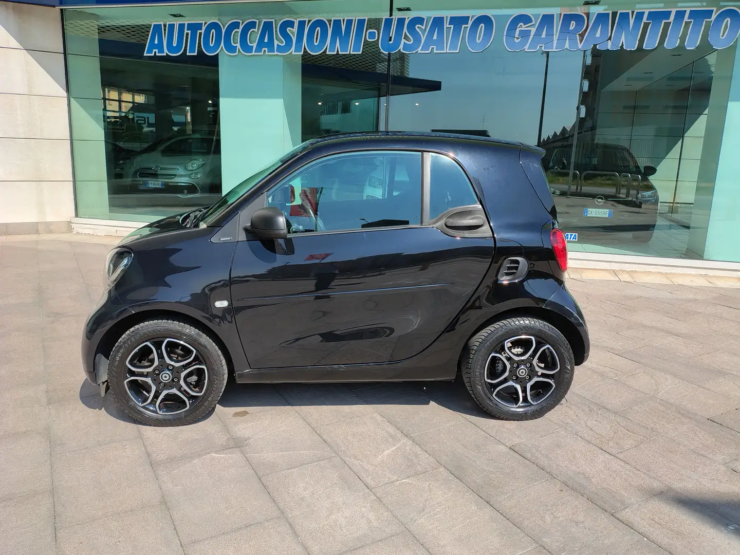 smart forTwo 1.0 71 CV Passion Tetto panoramico Nero - 2