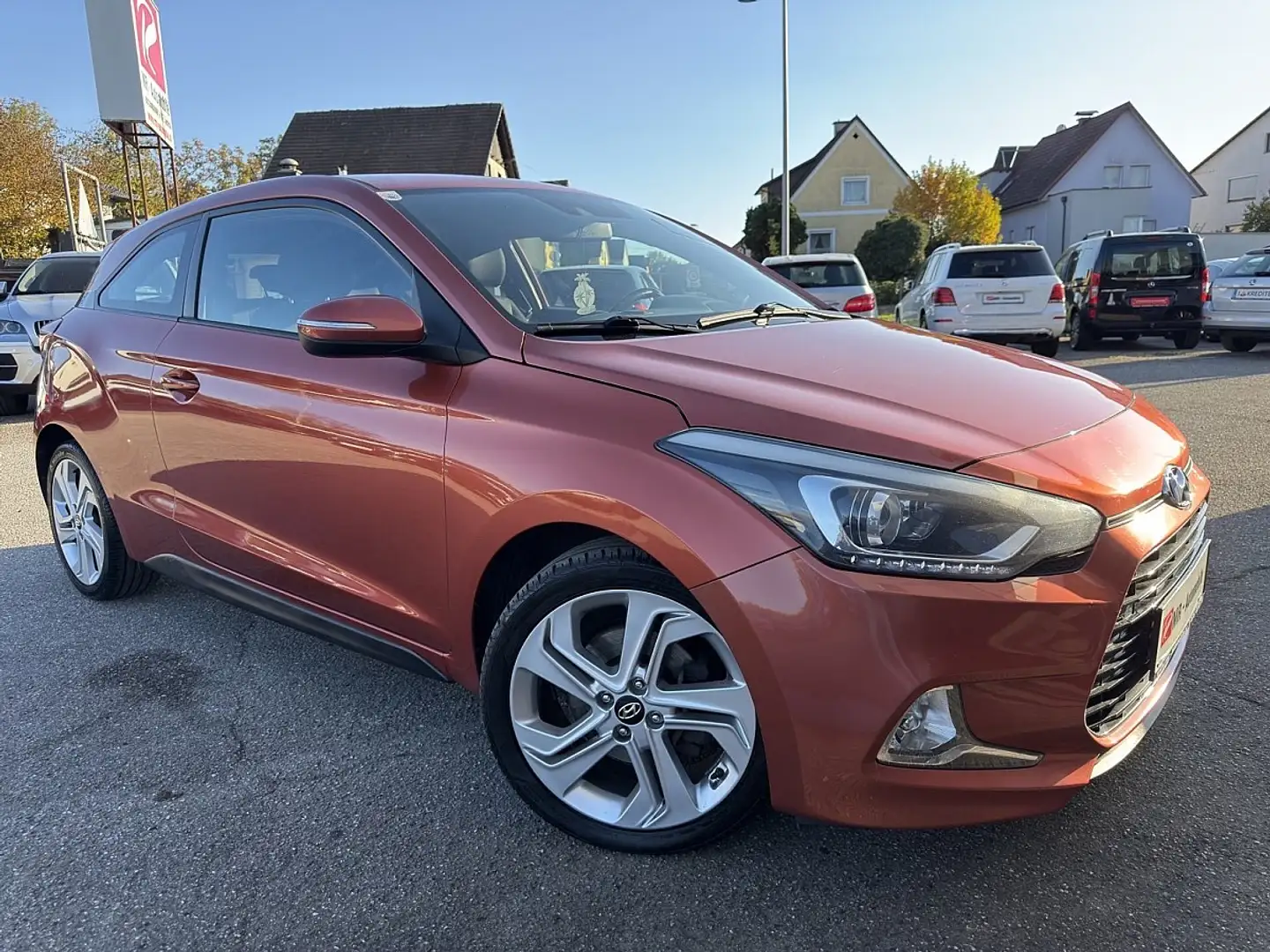Hyundai i20 Coupé 1,0 T-GDI Start/Stopp Automatik Comfort Orange - 1