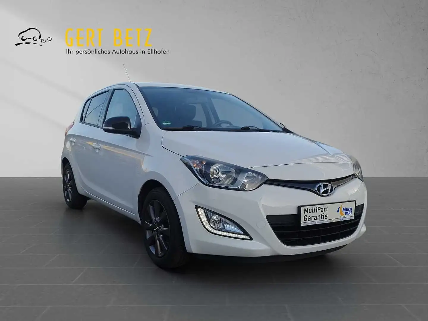 Hyundai i20 1.2 Trend Klima, Freisrpechanl., Winterräder,.... Wit - 1