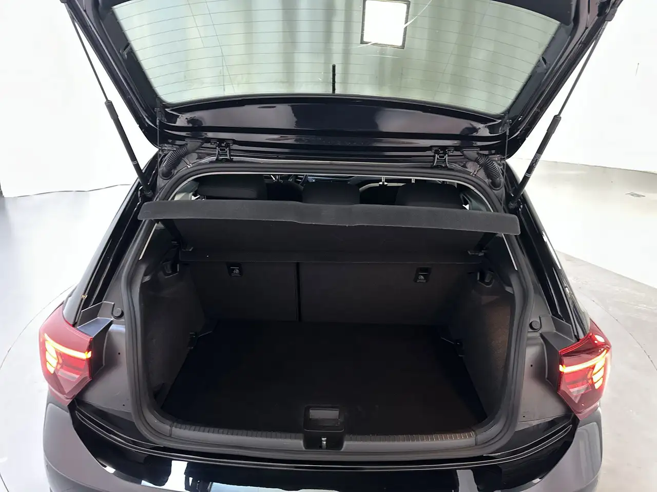 Volkswagen Polo 1.0 TSI Life Parkeersensoren Navigatie DAB+ App-Co, миниатюра 11