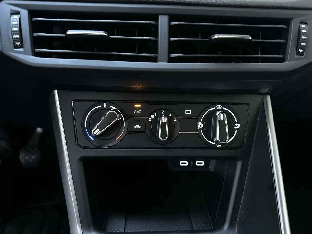 Volkswagen Polo 1.0 TSI Life Parkeersensoren Navigatie DAB+ App-Co, миниатюра 21