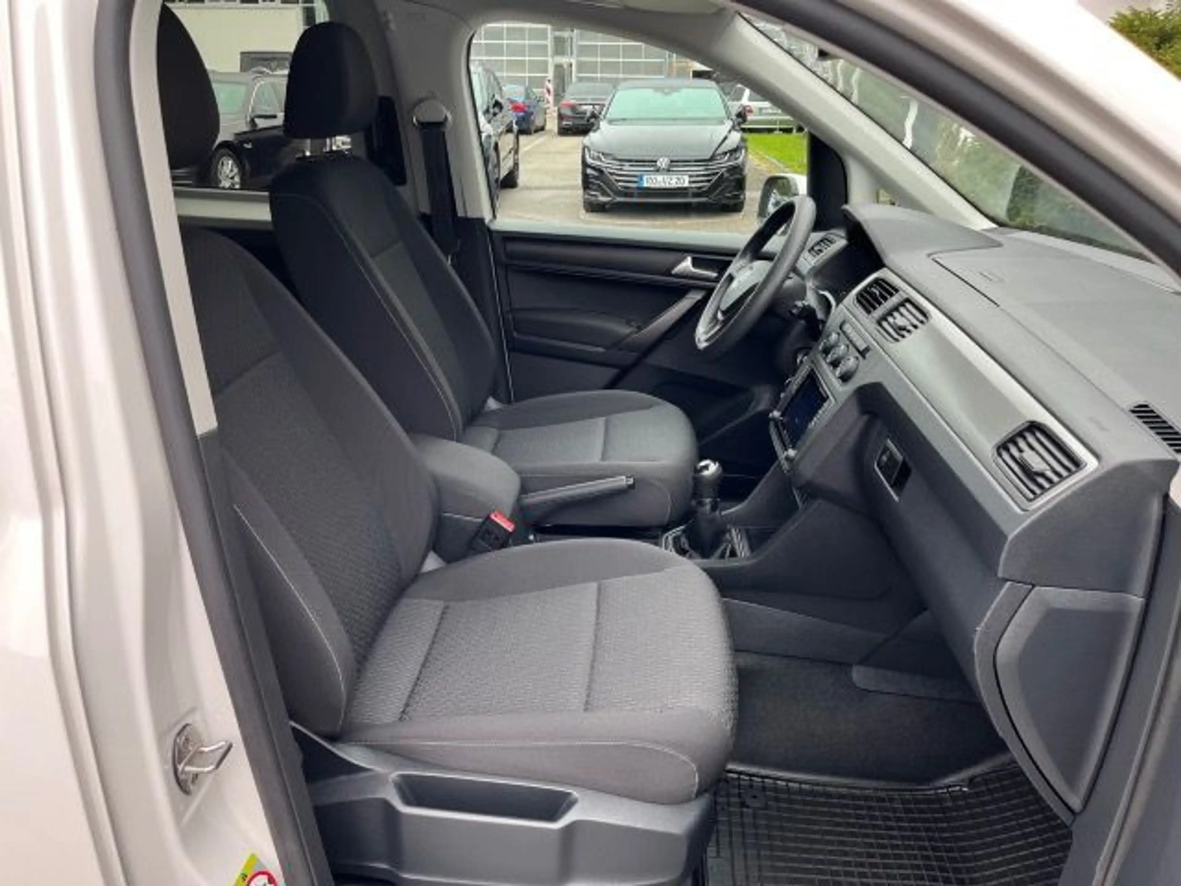 Volkswagen Caddy 2,0 TDI 4Motion (Navi+Klima+AHK) — photo 9