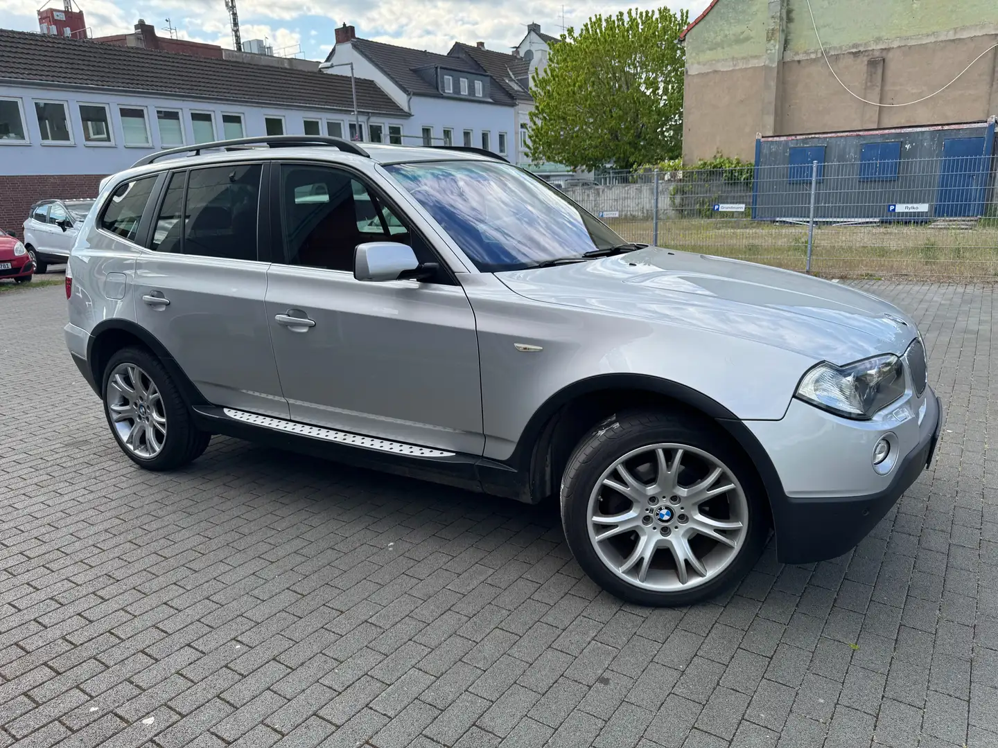 BMW X3 3.0d Aut. Gris - 1