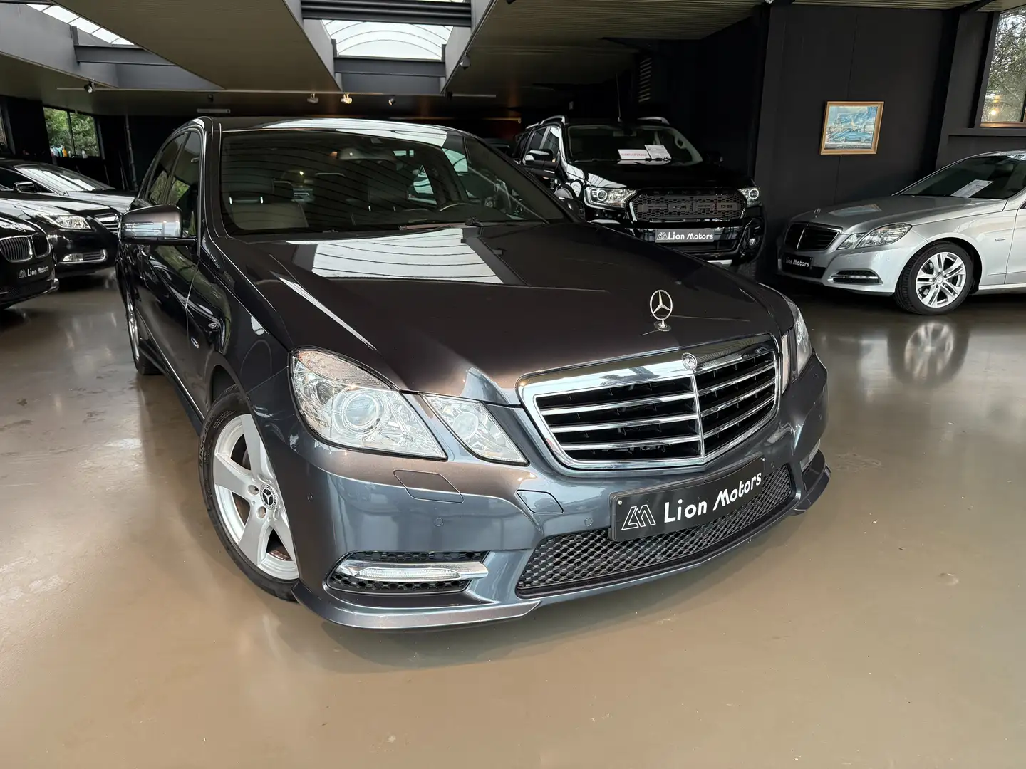 Mercedes-Benz E 200 CDI DPF BlueEFFICIENCY 7G-TRONIC Avantgarde* TOP Gris - 1