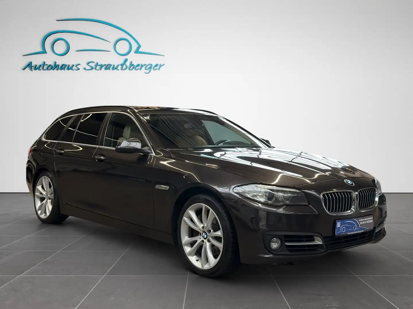 BMW 535 d xDrive Touring PANO/Bi-Xenon/H&K/NAVI/PDC - 2