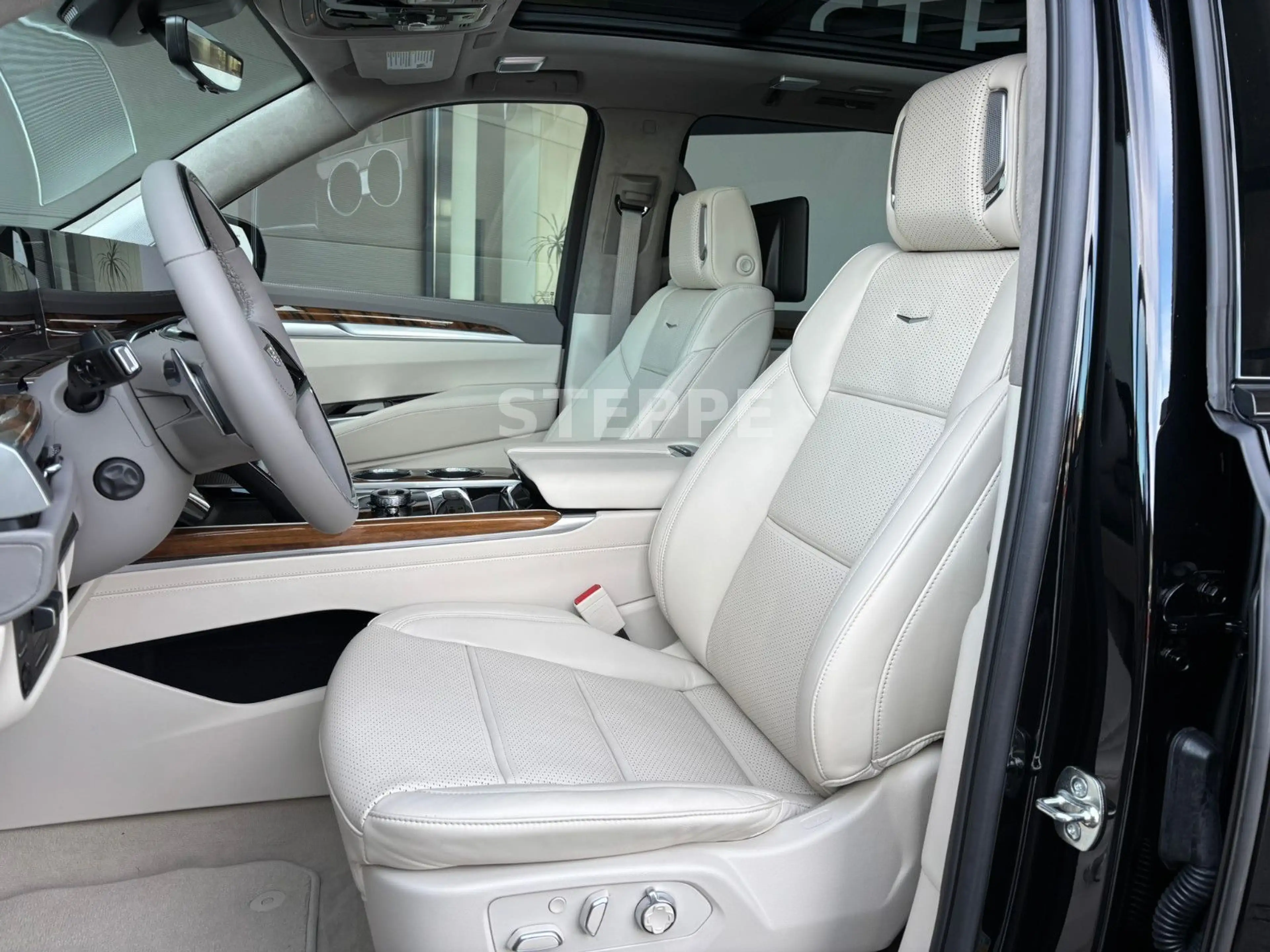 Cadillac Escalade FACELIFT MY26 6.2 V8 ESV Sport Platinum — photo 8