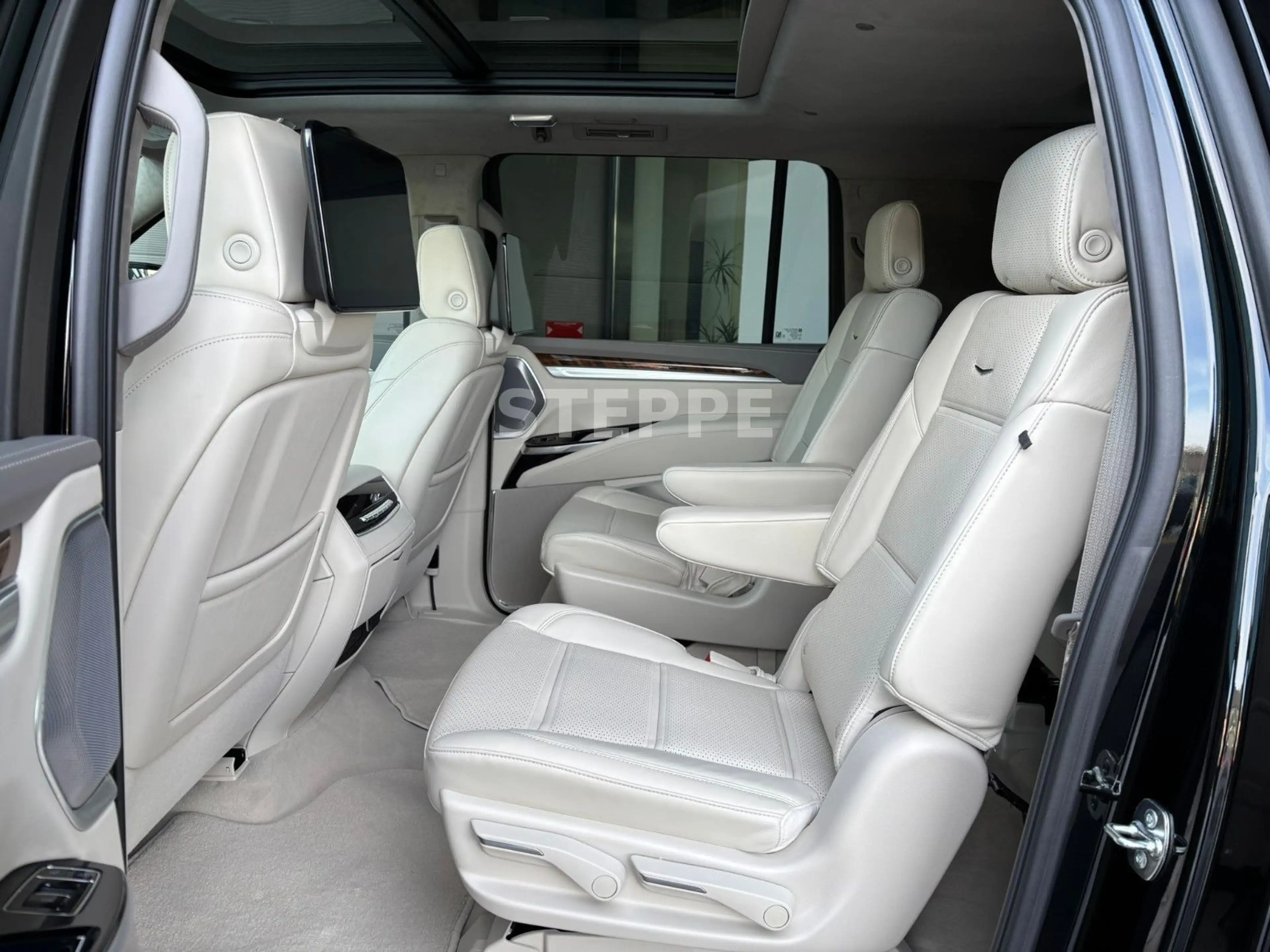 Cadillac Escalade FACELIFT MY26 6.2 V8 ESV Sport Platinum — photo 9
