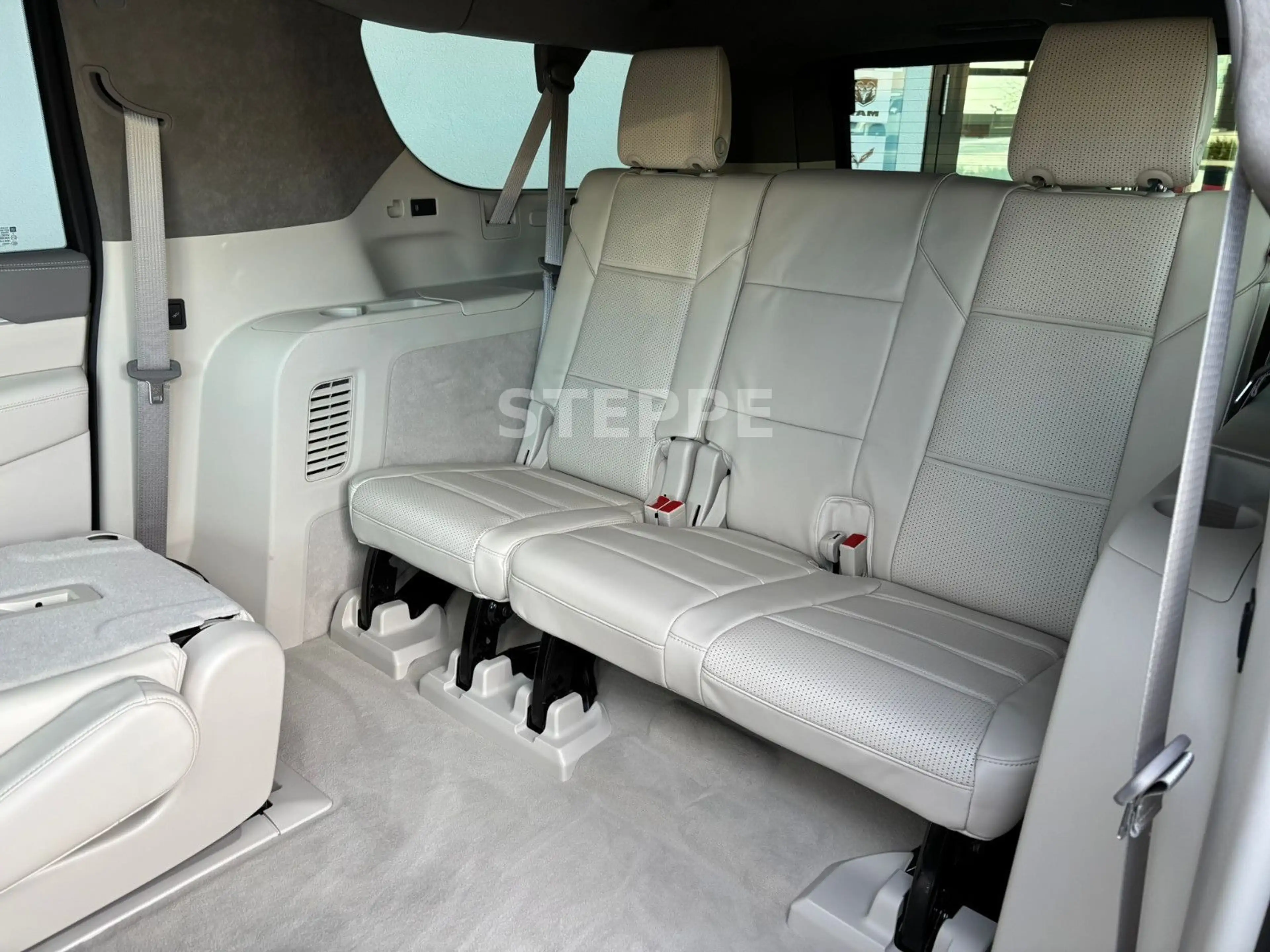 Cadillac Escalade FACELIFT MY26 6.2 V8 ESV Sport Platinum — photo 6