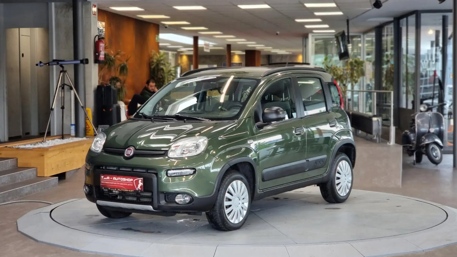 Fiat Panda 4x4 *1.Hand*CITY*Winterpaket*Bluetooth* Vert - 1