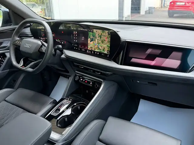 Audi Q5 view 5