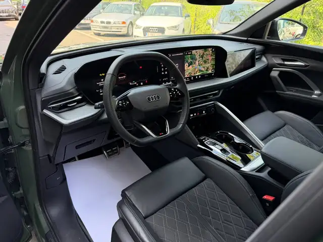 Audi Q5 view 4