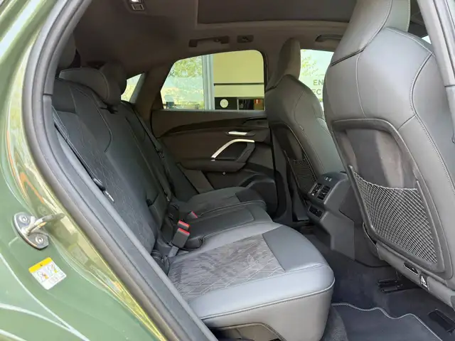Audi Q5 view 6