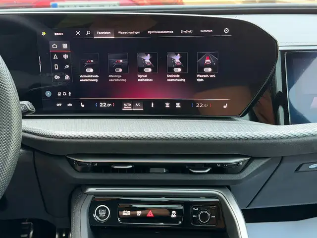 Audi Q5 view 14