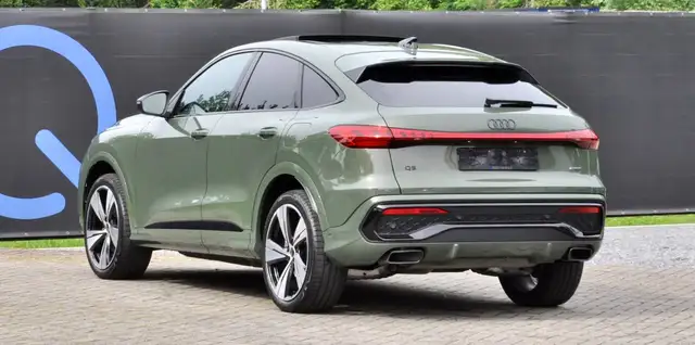 Audi Q5 view 3